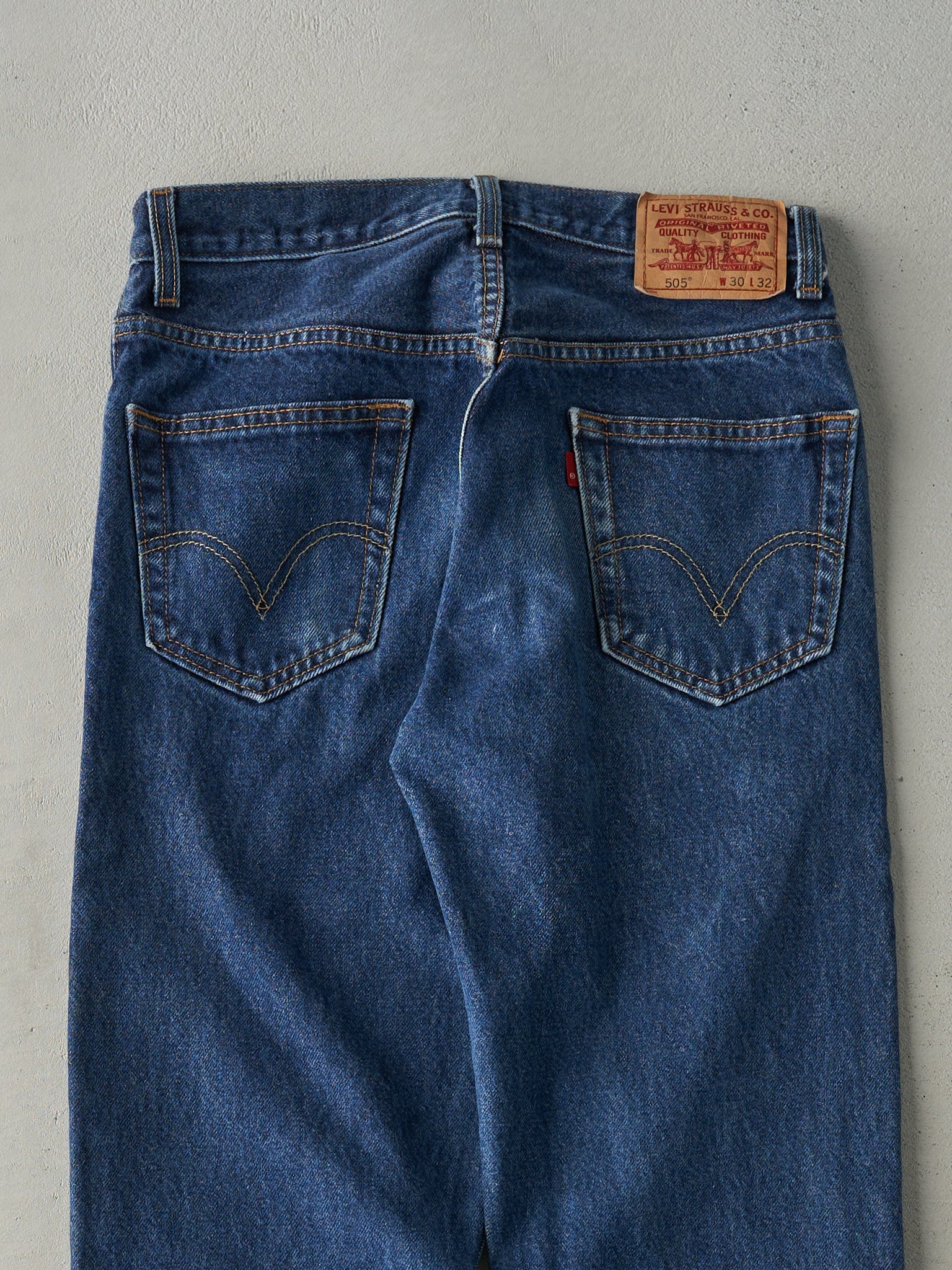 Vintage Y2K Dark Wash Levi's 505 Regular Fit Jeans (29x30.5)