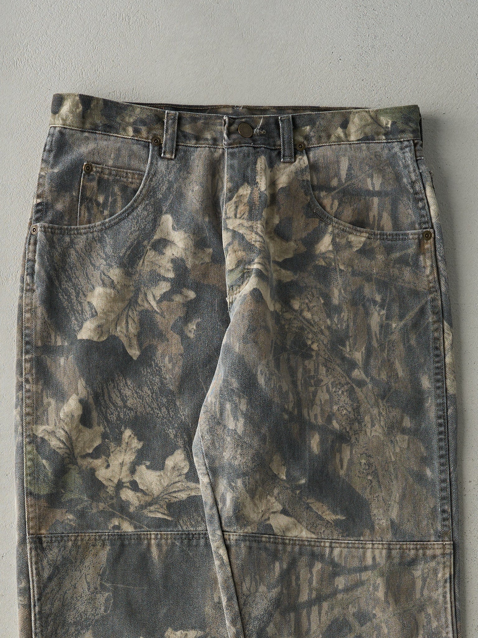 Vintage 90s Brown Camo Wrangler x Mossy Oak Double Knee Denim Pants (31x28)