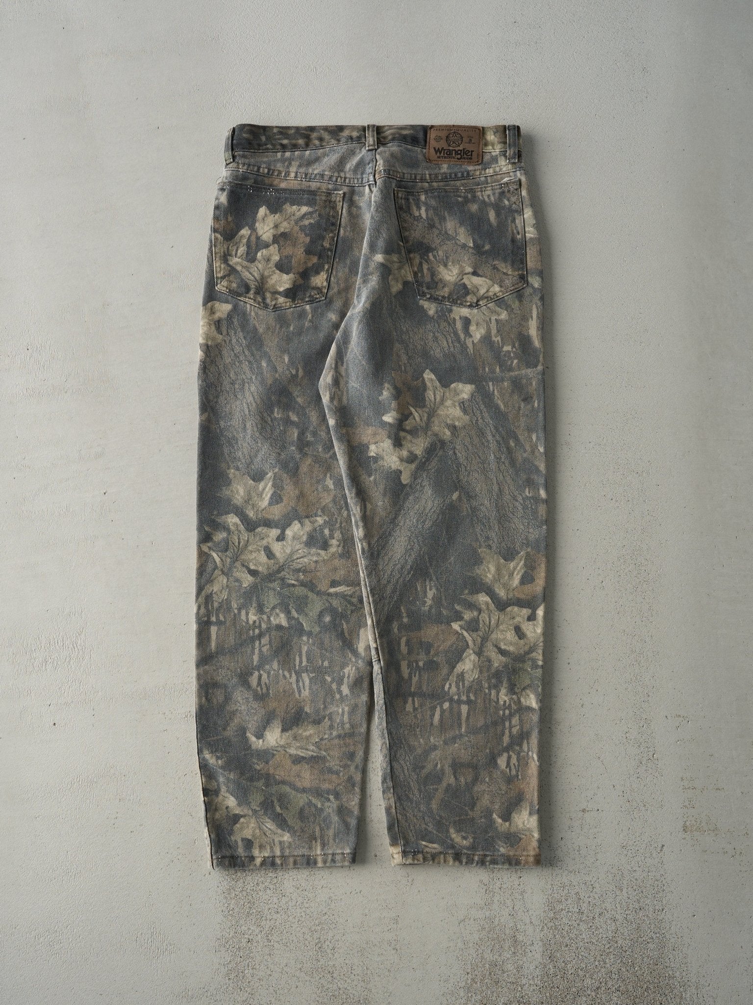 Vintage 90s Brown Camo Wrangler x Mossy Oak Double Knee Denim Pants (31x28)
