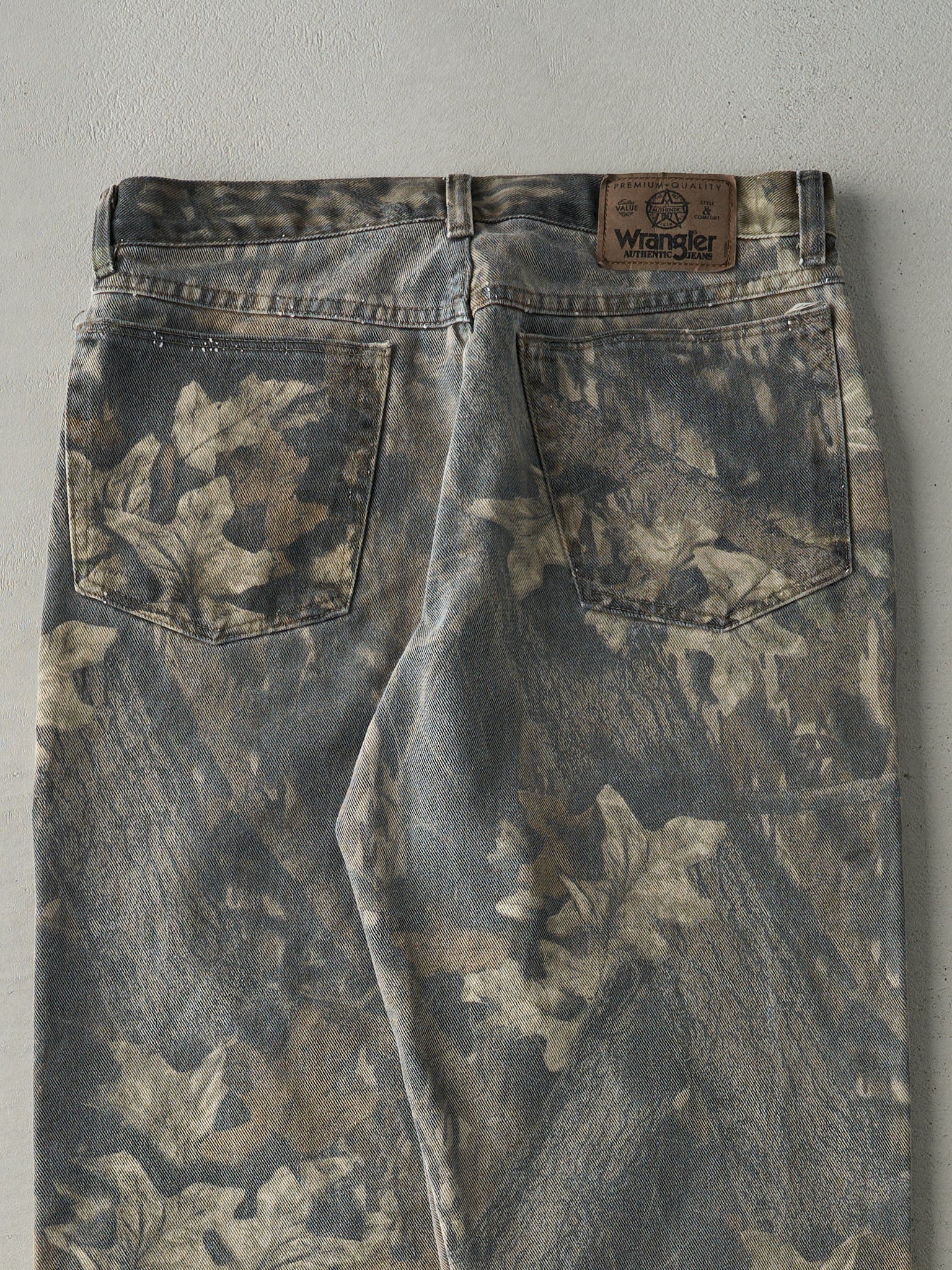 Vintage 90s Brown Camo Wrangler x Mossy Oak Double Knee Denim Pants (31x28)