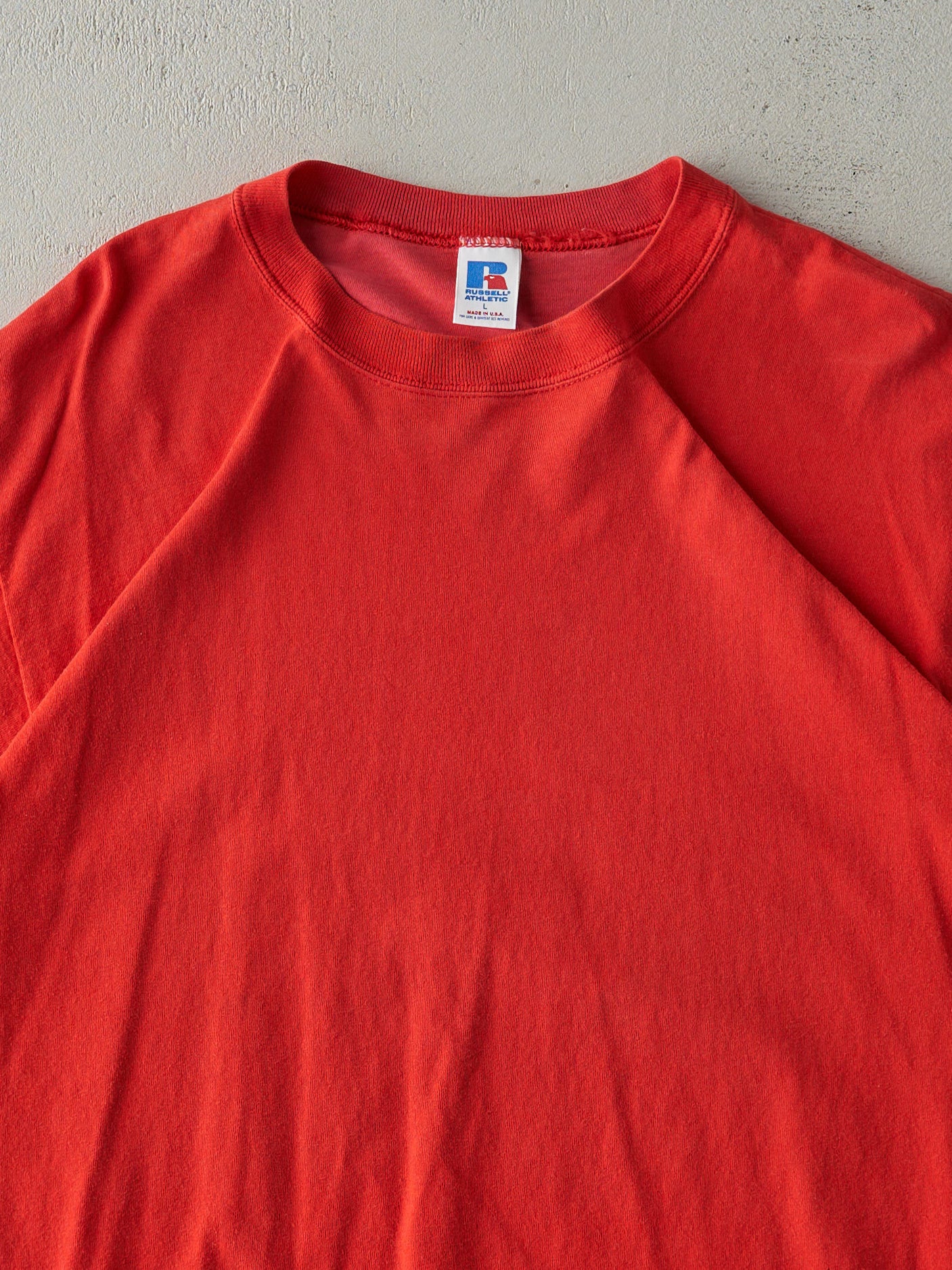 Vintage 90s Red Russell Athletics Blank Tee (M)