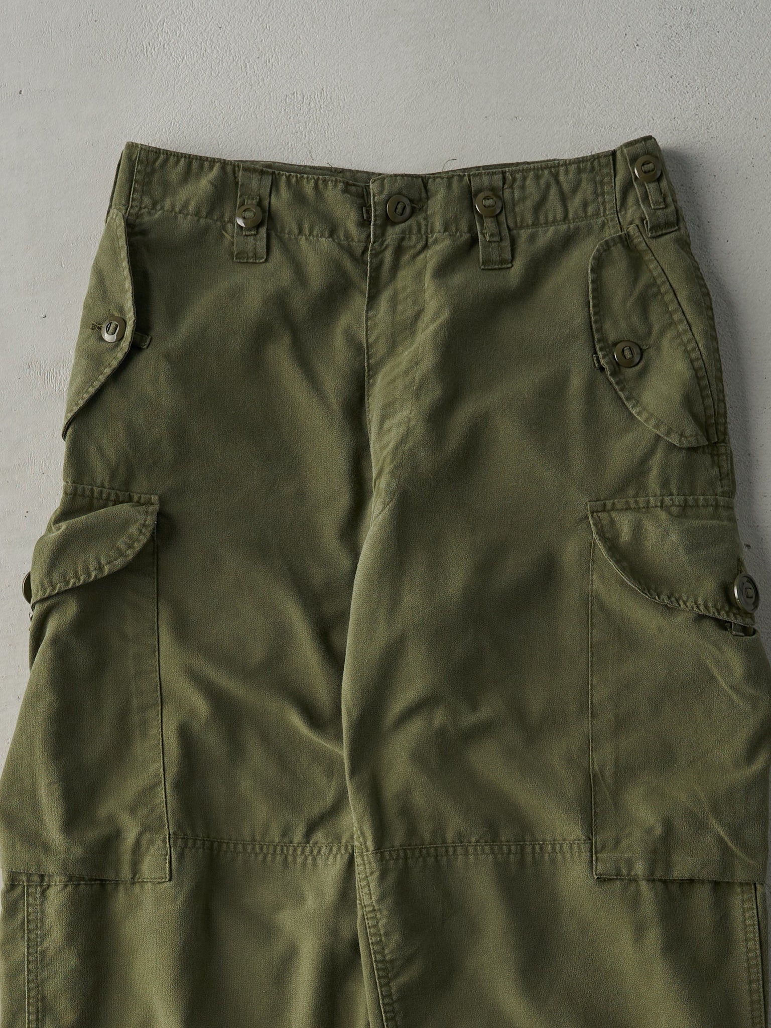 Vintage 98' Army Green Parachute Military Pants (31x28.5)