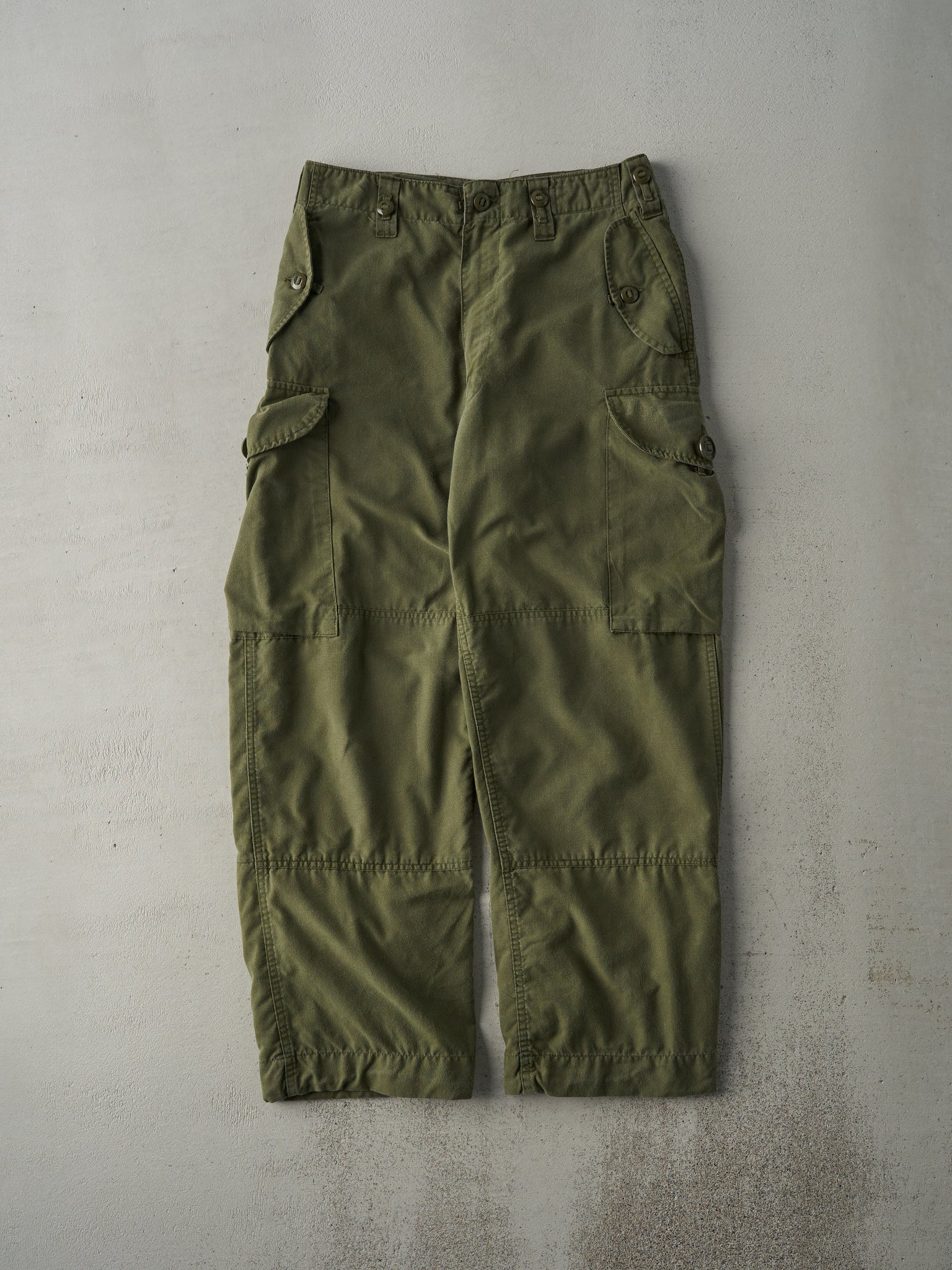 Vintage 98' Army Green Parachute Military Pants (31x28.5)