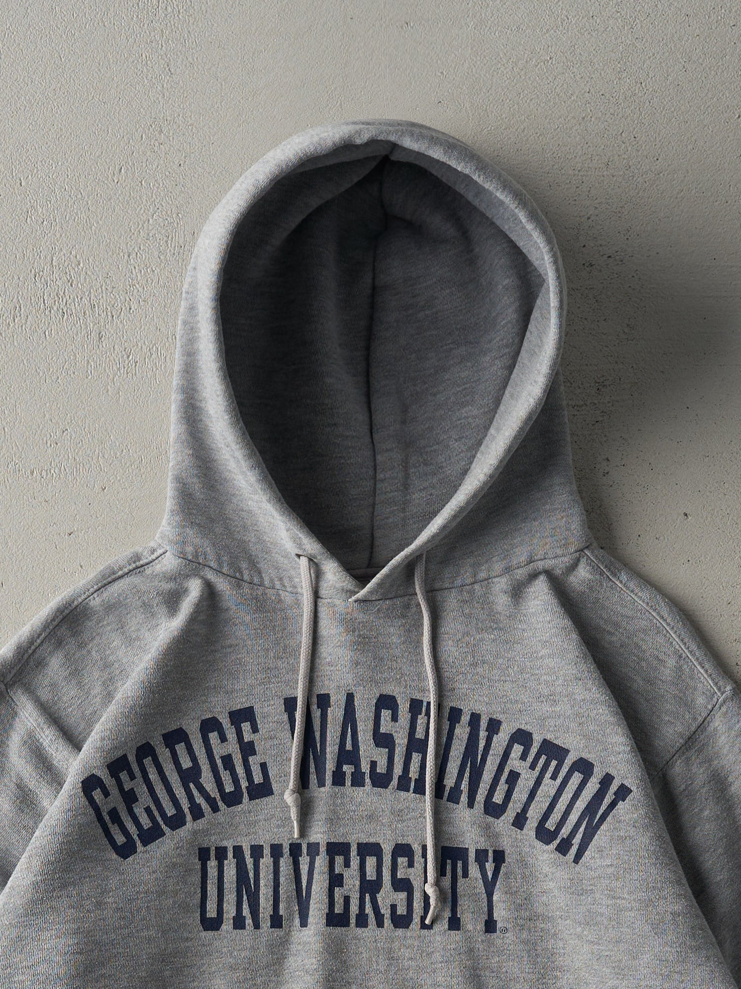 Vintage Y2K Grey George Washington University Hoodie (M)