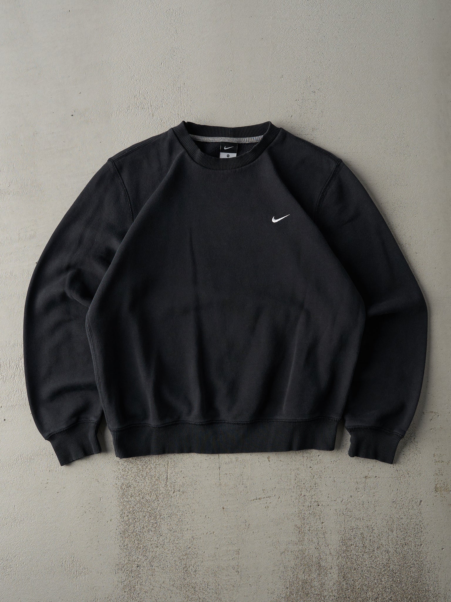 Vintage Y2K Black Nike Swoosh Crewneck (M)