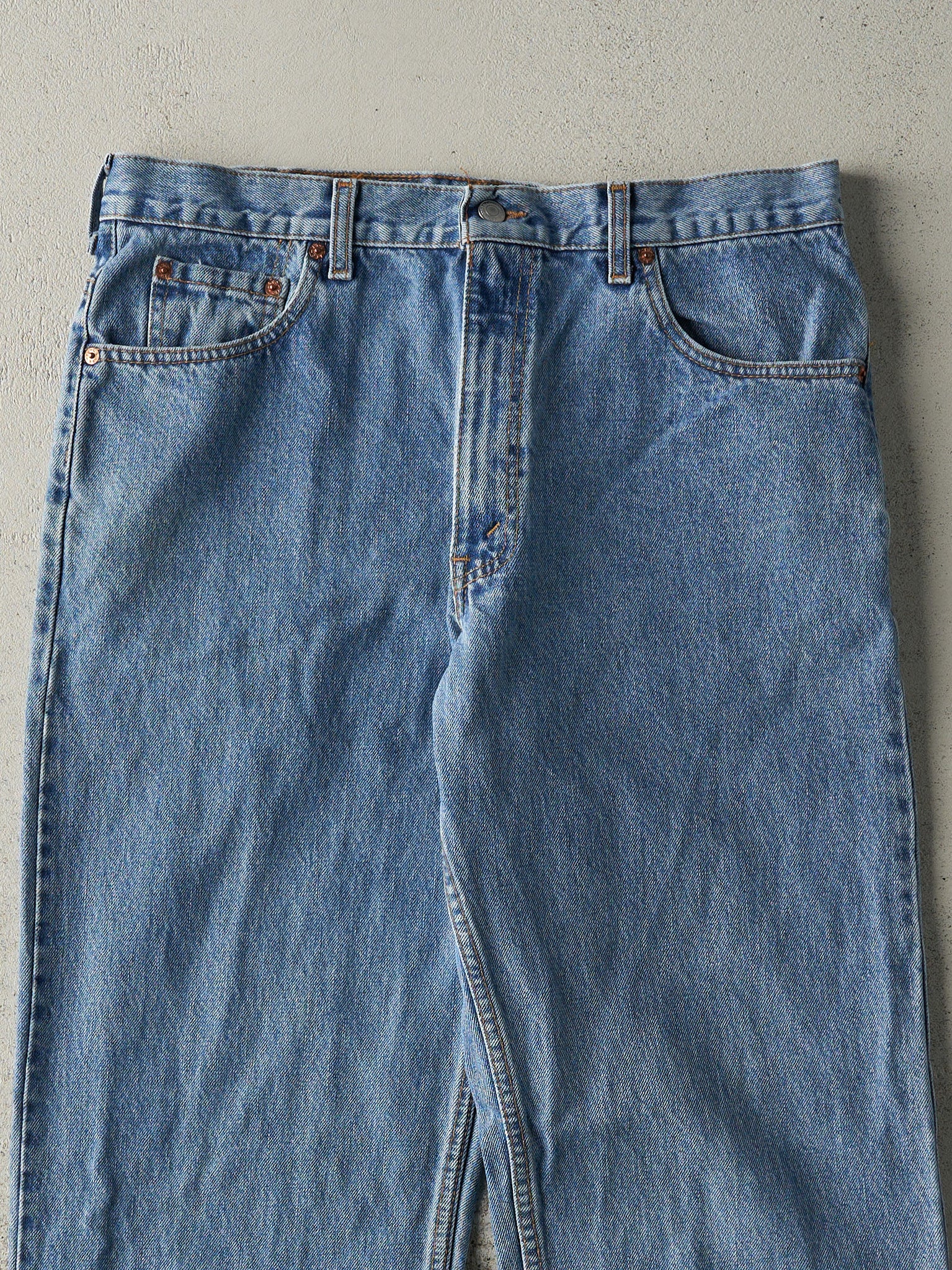 Vintage 90s Light Wash Levi's 550 Jeans (35.5x32)