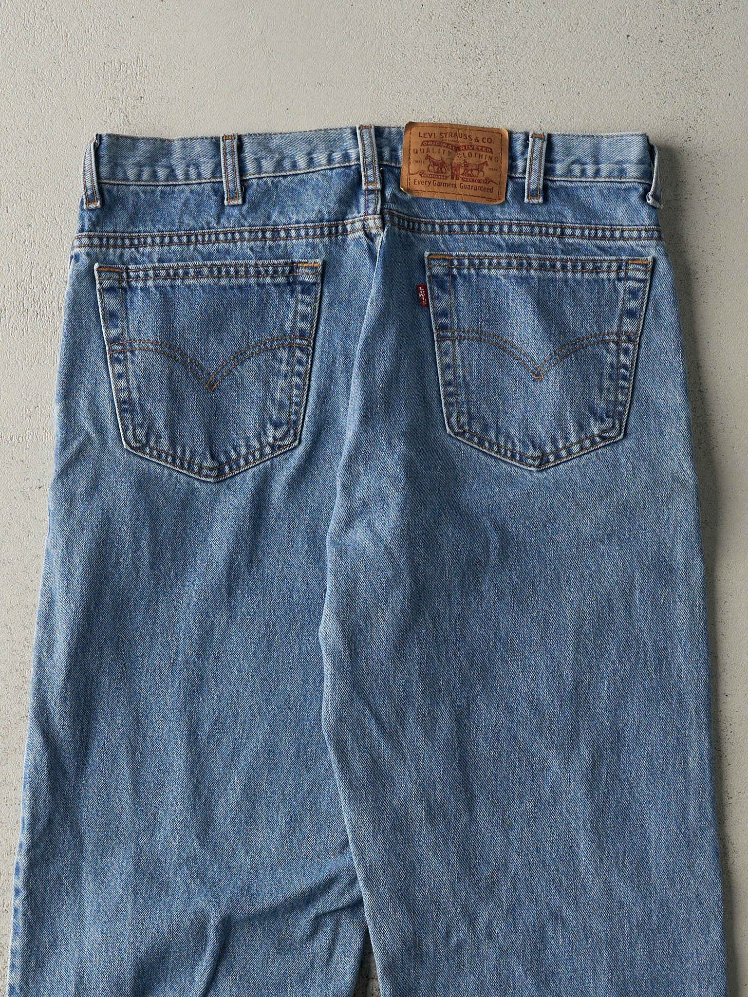 Vintage 90s Light Wash Levi's 550 Jeans (35.5x32)