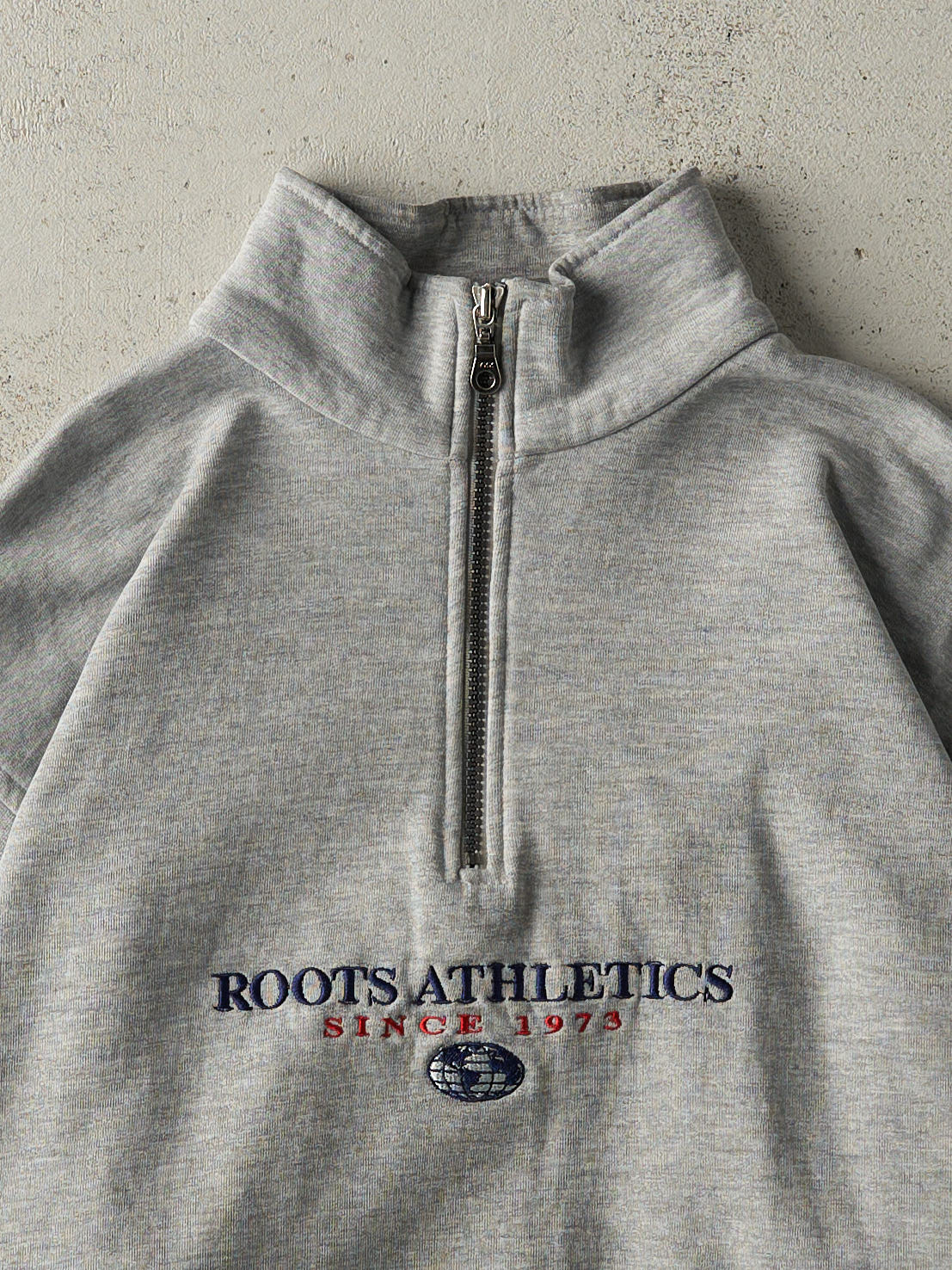 Vintage Y2K Grey Roots Embroidered Quarter Zip Pullover (M/L)