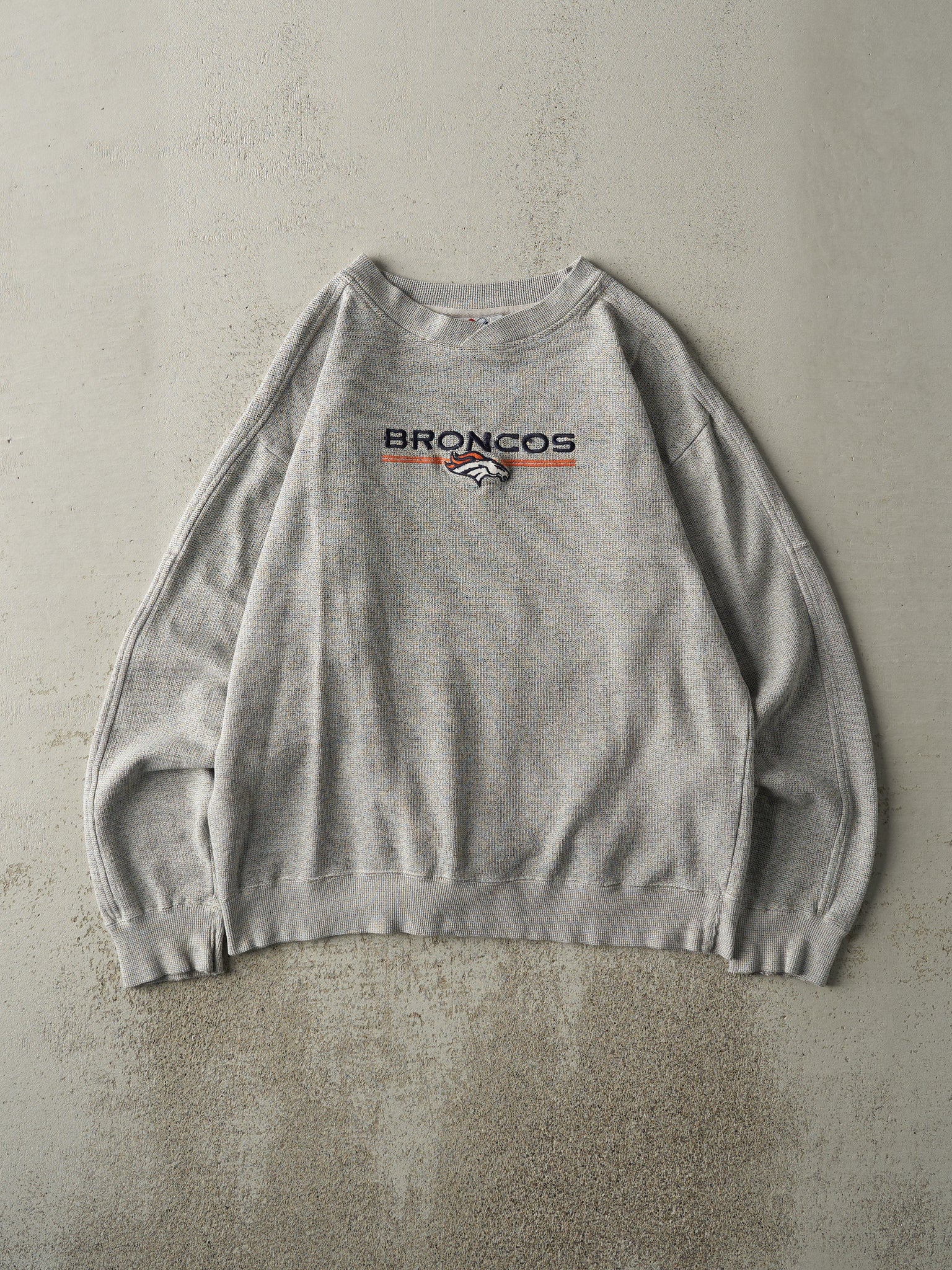 Vintage 90s Grey Embroidered Denver Broncos Textured Crewneck (M/L)