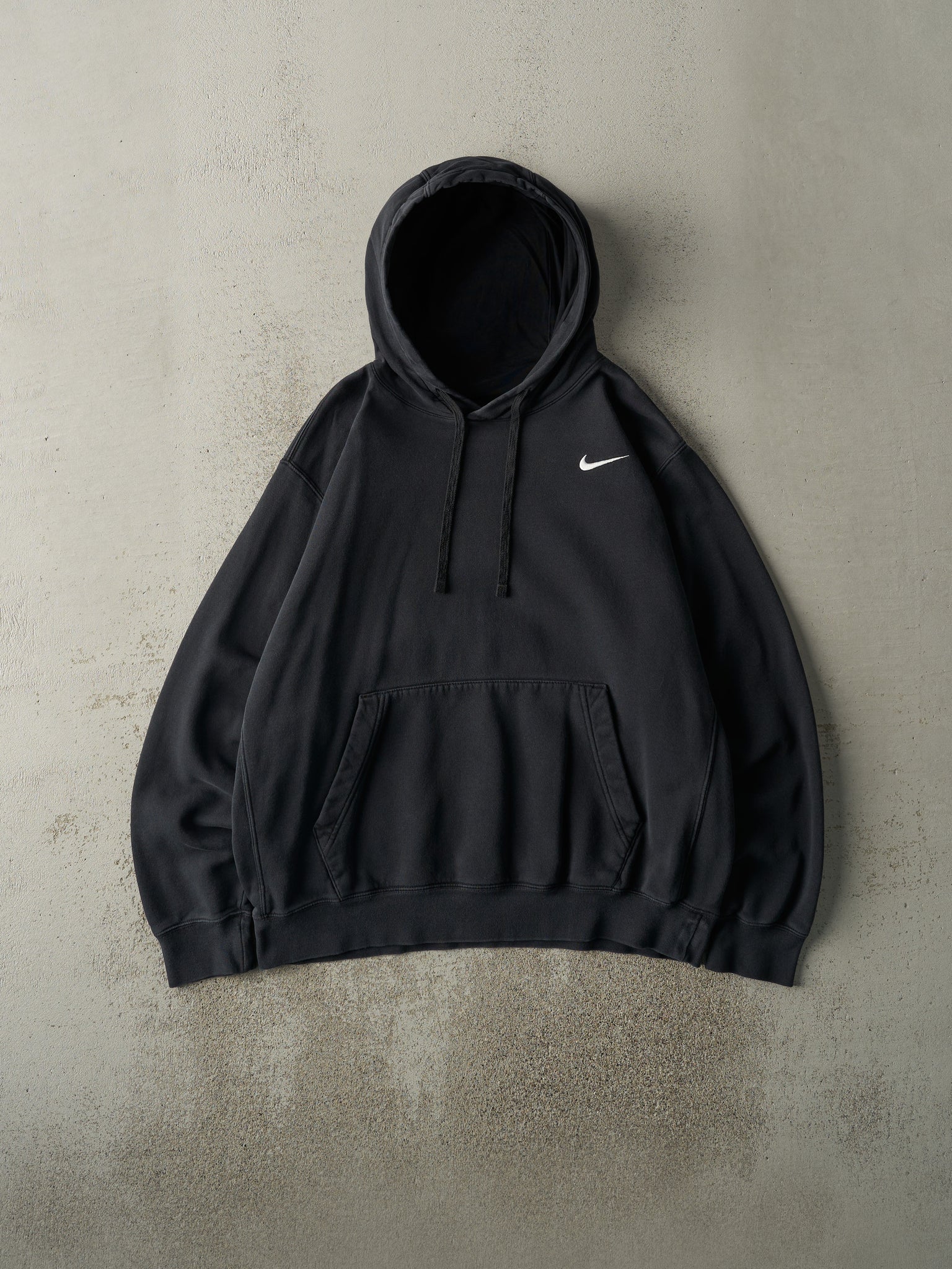 Vintage Y2K Black Nike Embroidered Hoodie (L)