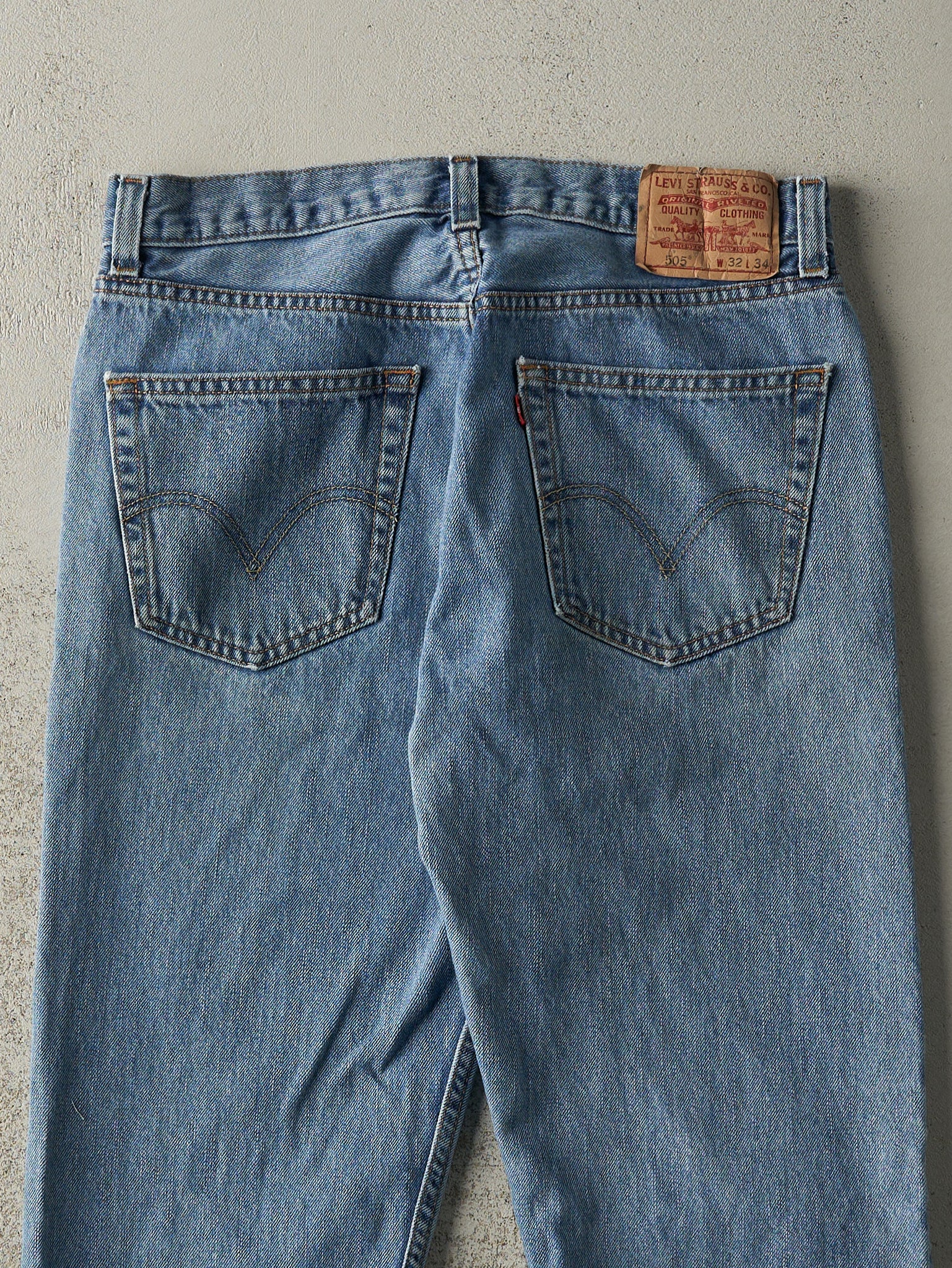 Vintage Y2K Light Wash Levi's 505 Jeans (32x33)