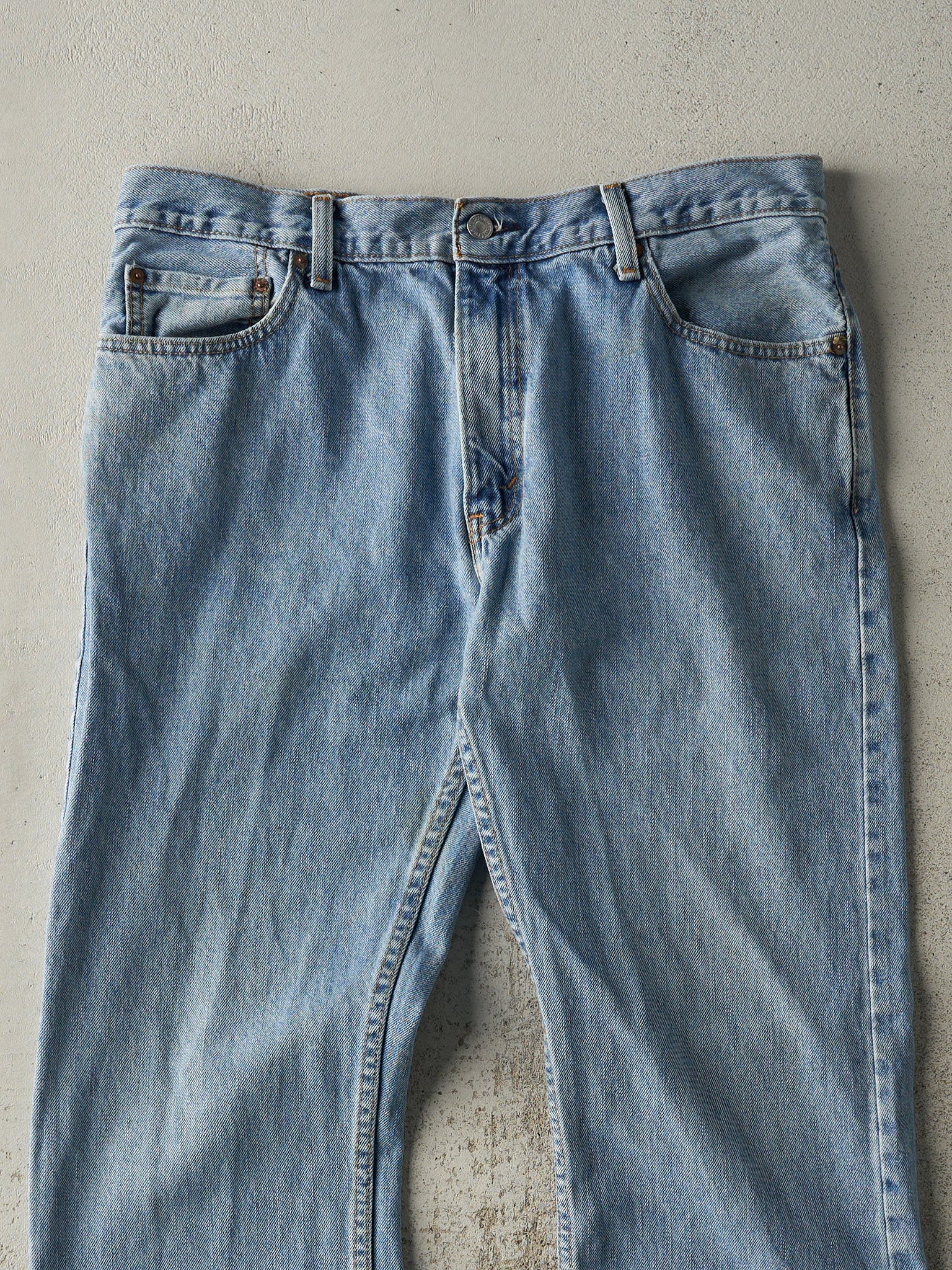 Vintage Y2K Light Wash Levi's 505 Jeans (35.5x33.5)