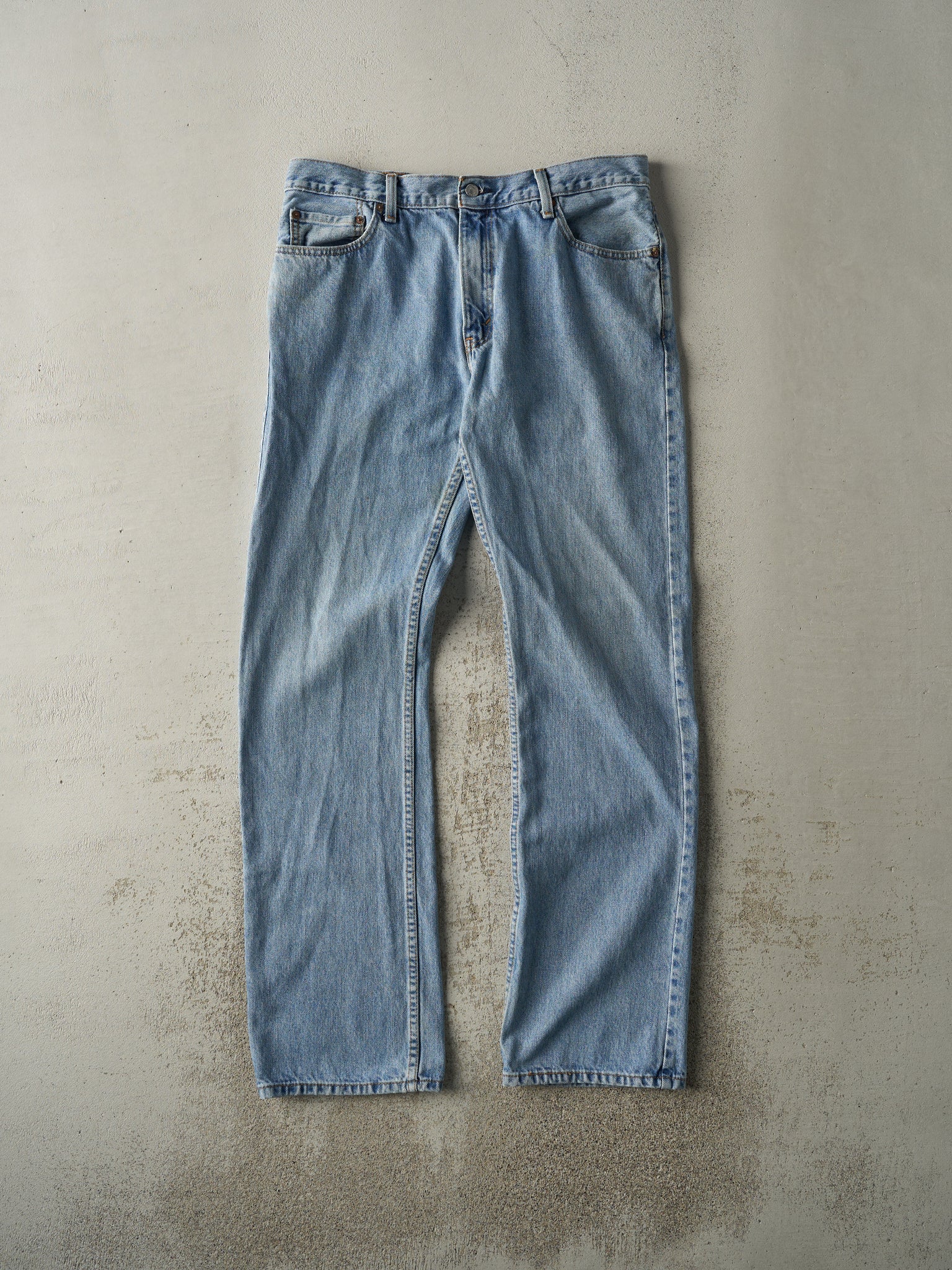 Vintage Y2K Light Wash Levi's 505 Jeans (35.5x33.5)