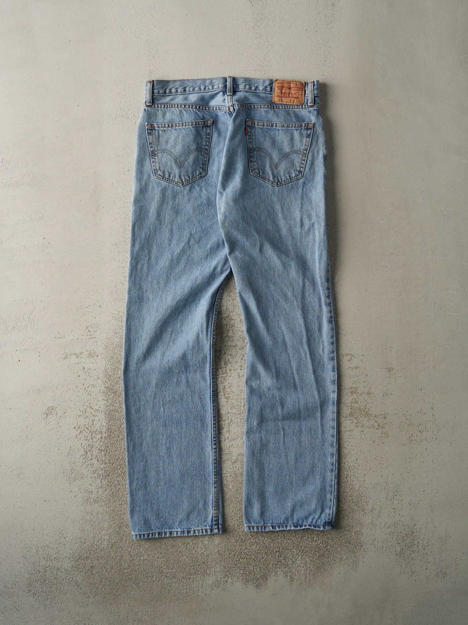 Vintage Y2K Light Wash Levi's 505 Jeans (35.5x33.5)