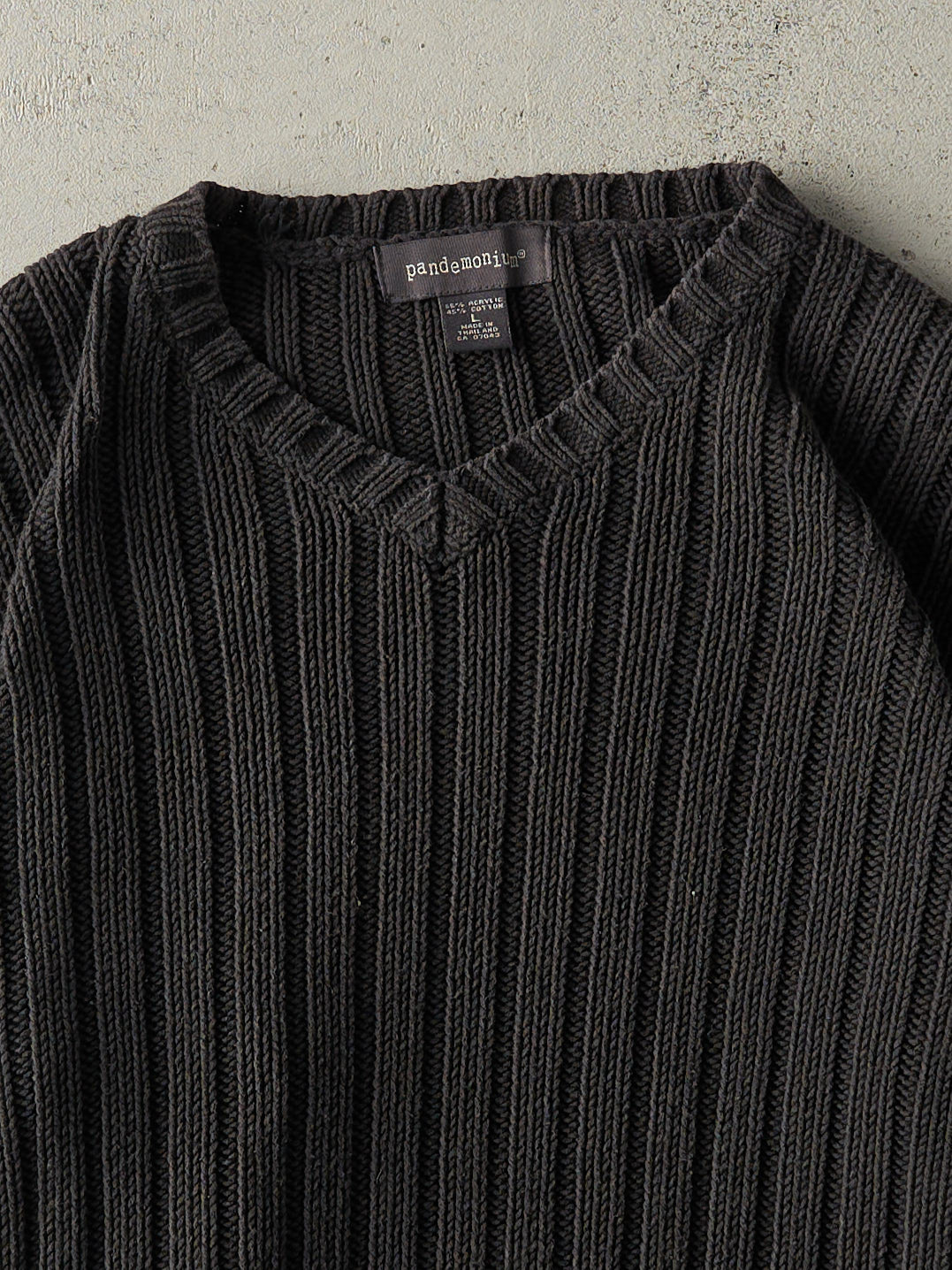 Vintage Y2K Faded Black Chunky Knit Pullover (L)