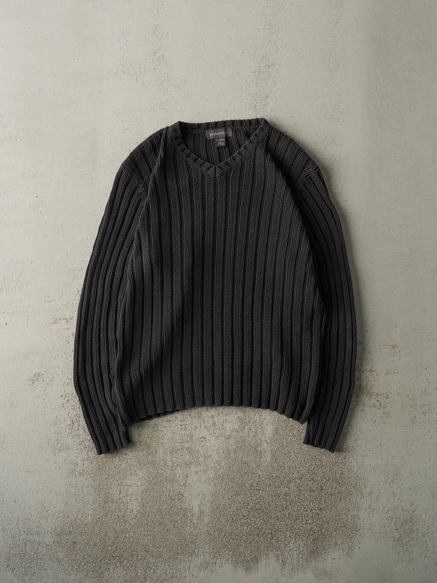 Vintage Y2K Faded Black Chunky Knit Pullover (L)