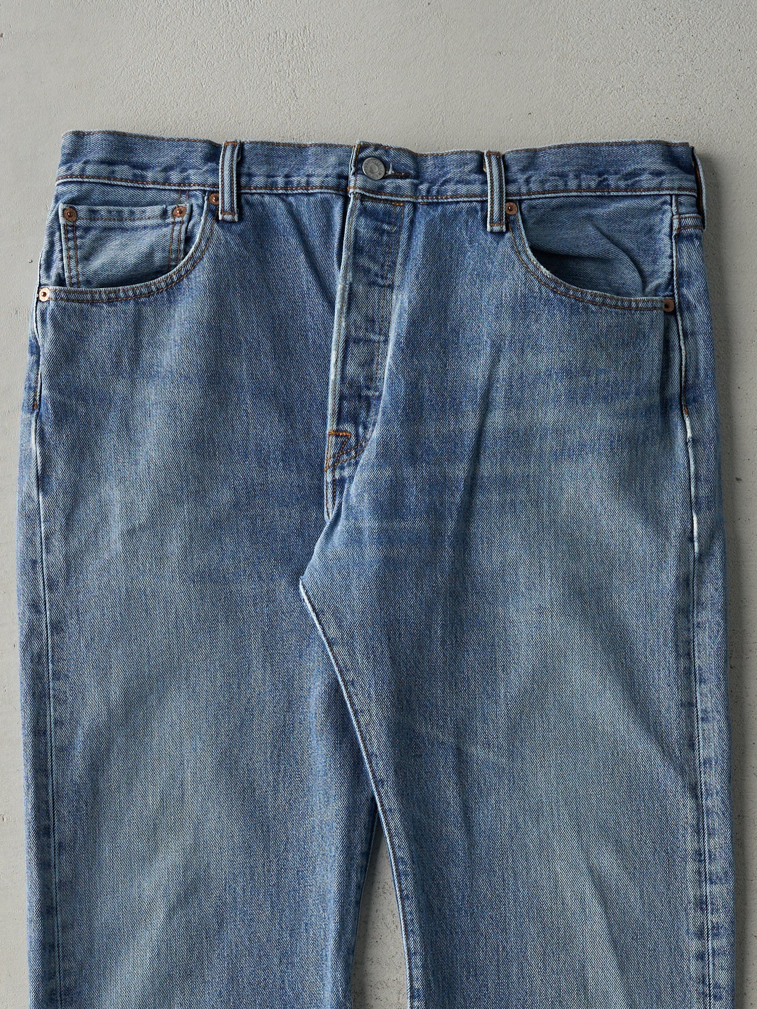 Vintage Y2K Light Wash Levi's 501 Jeans (36x30.5)