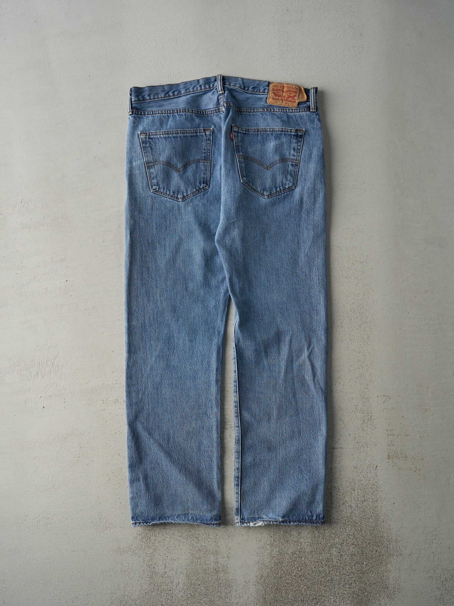 Vintage Y2K Light Wash Levi's 501 Jeans (36x30.5)