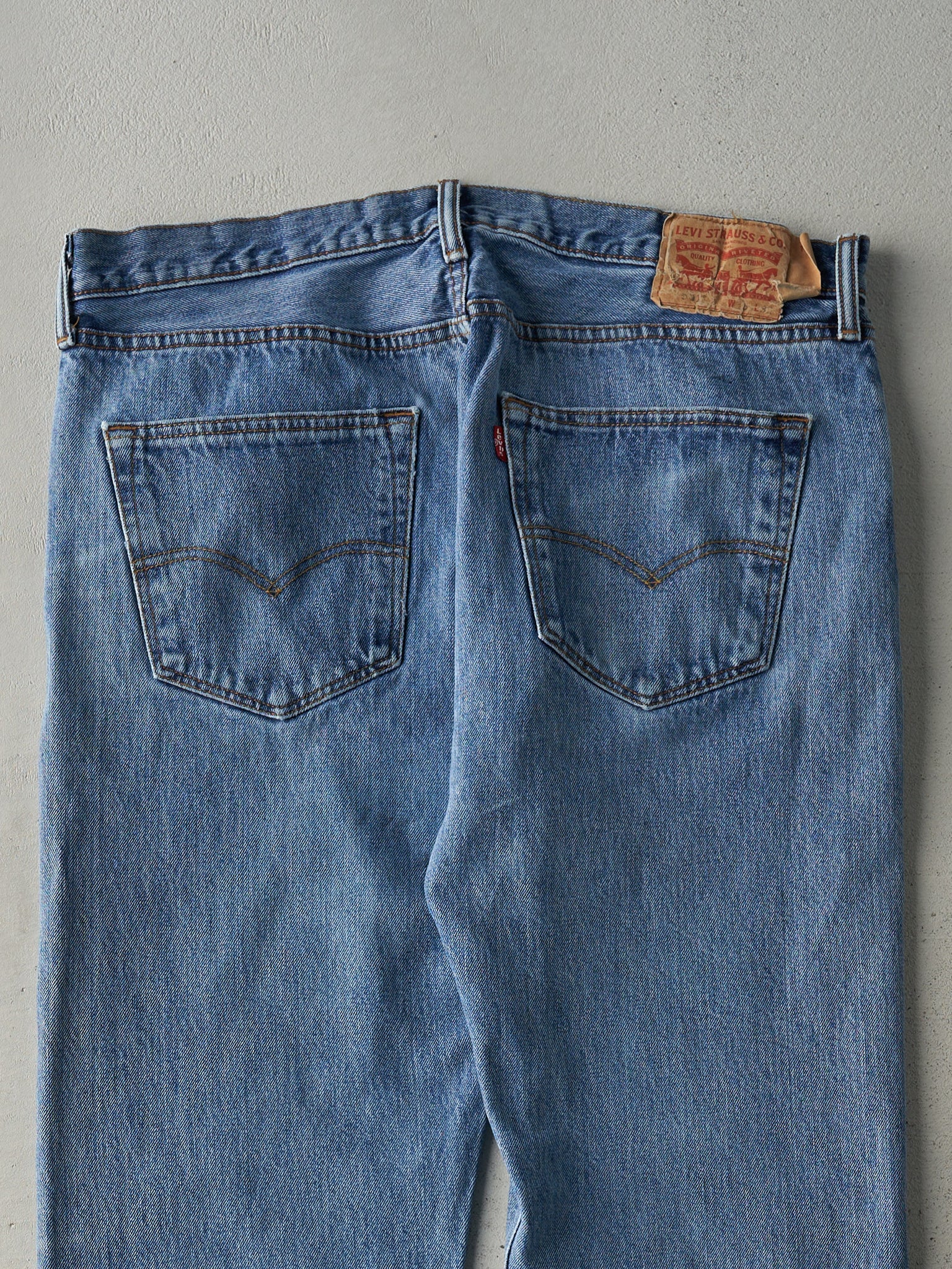 Vintage Y2K Light Wash Levi's 501 Jeans (36x30.5)