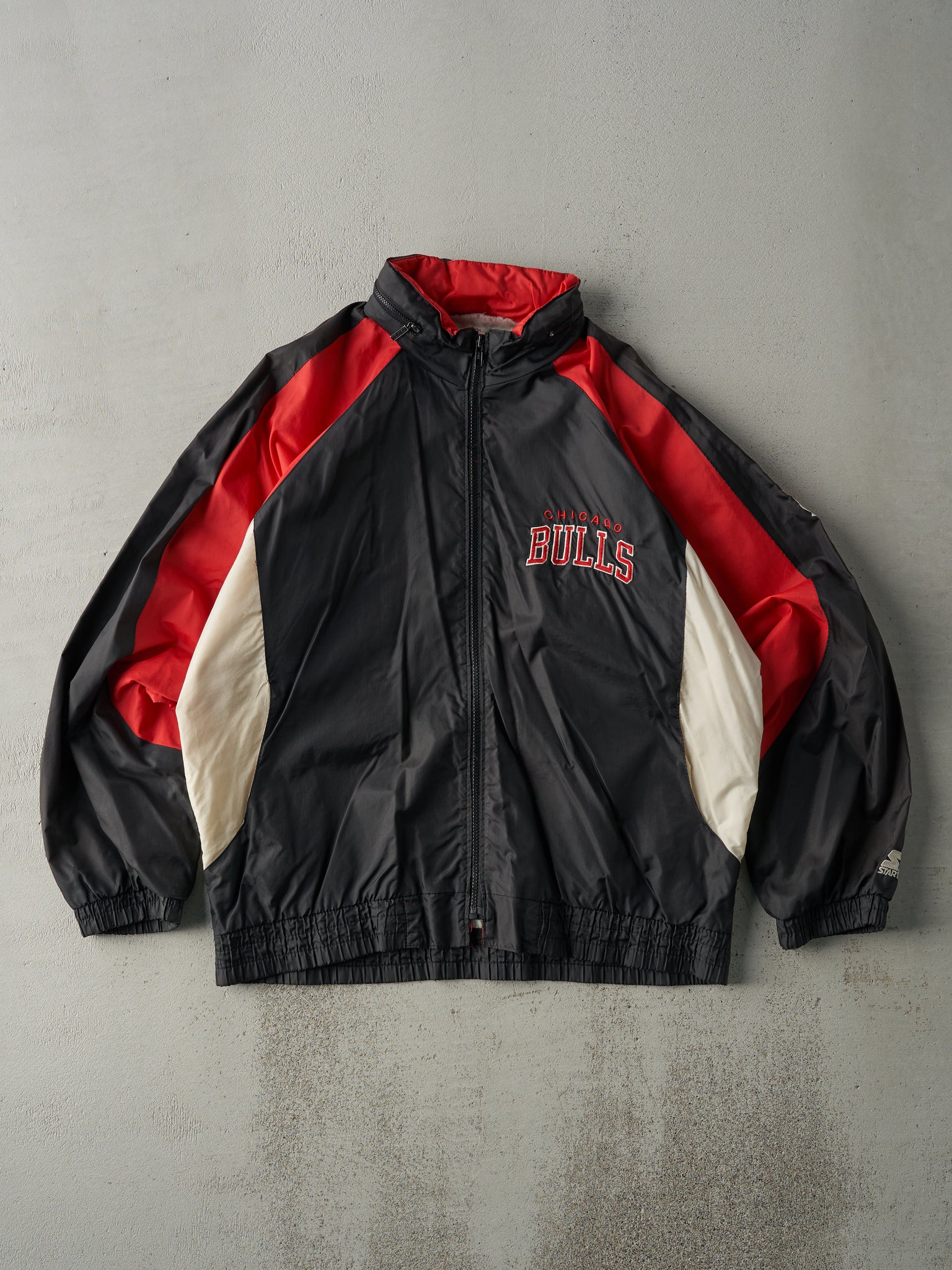 Vintage 90s Black, White and Red Starter Chicago Bulls Windbreaker Jacket (L)