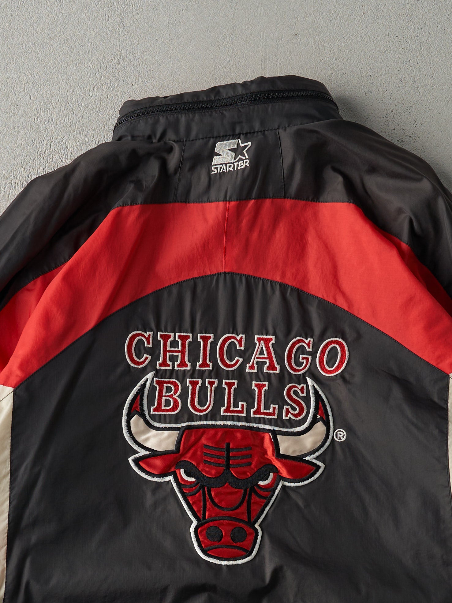 Vintage 90s Black, White and Red Starter Chicago Bulls Windbreaker Jacket (L)