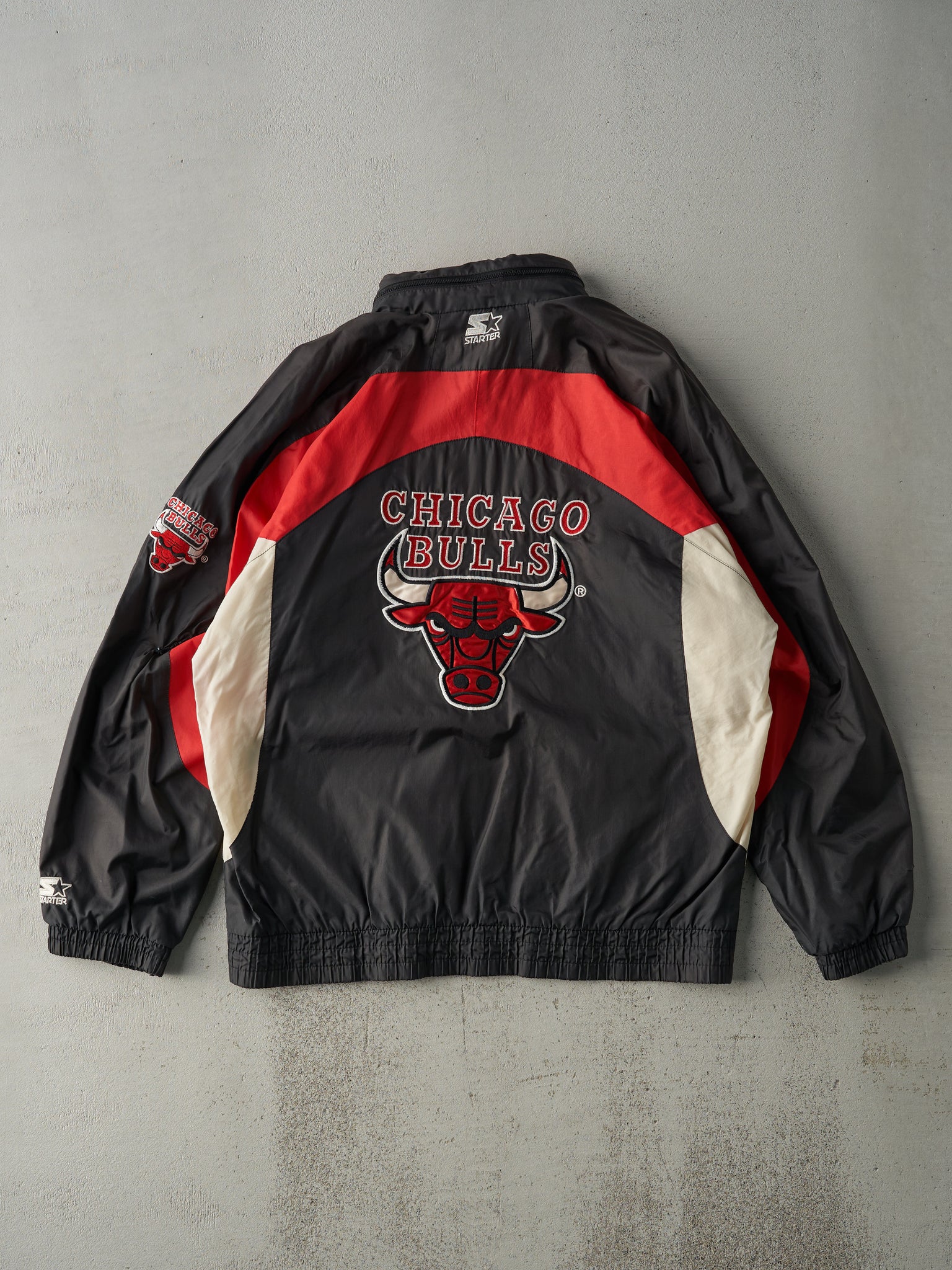 Vintage 90s Black, White and Red Starter Chicago Bulls Windbreaker Jacket (L)