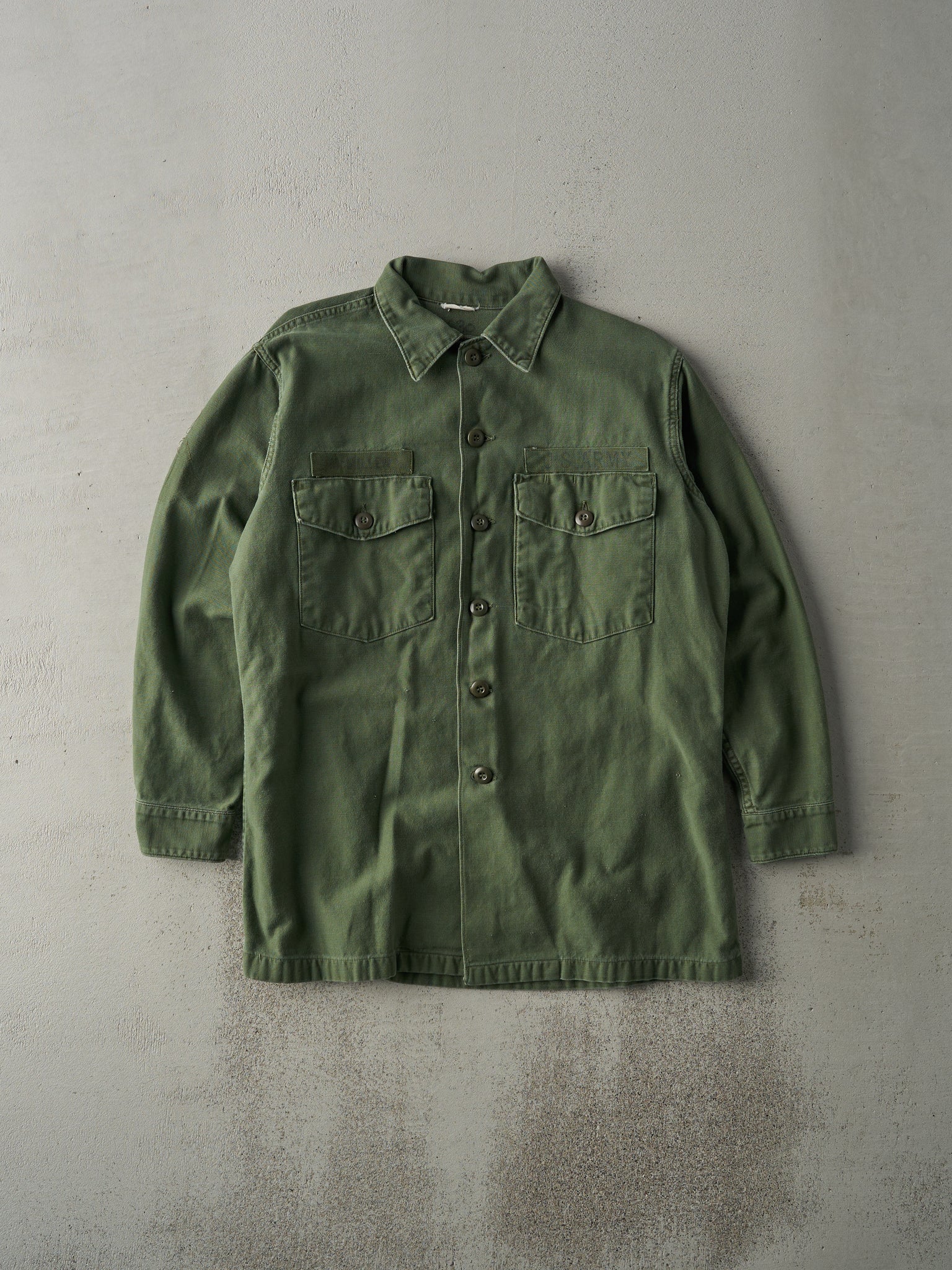 Vintage 60s Army Green US Army OG 107 Military Button Up Long Sleeve (M/L)