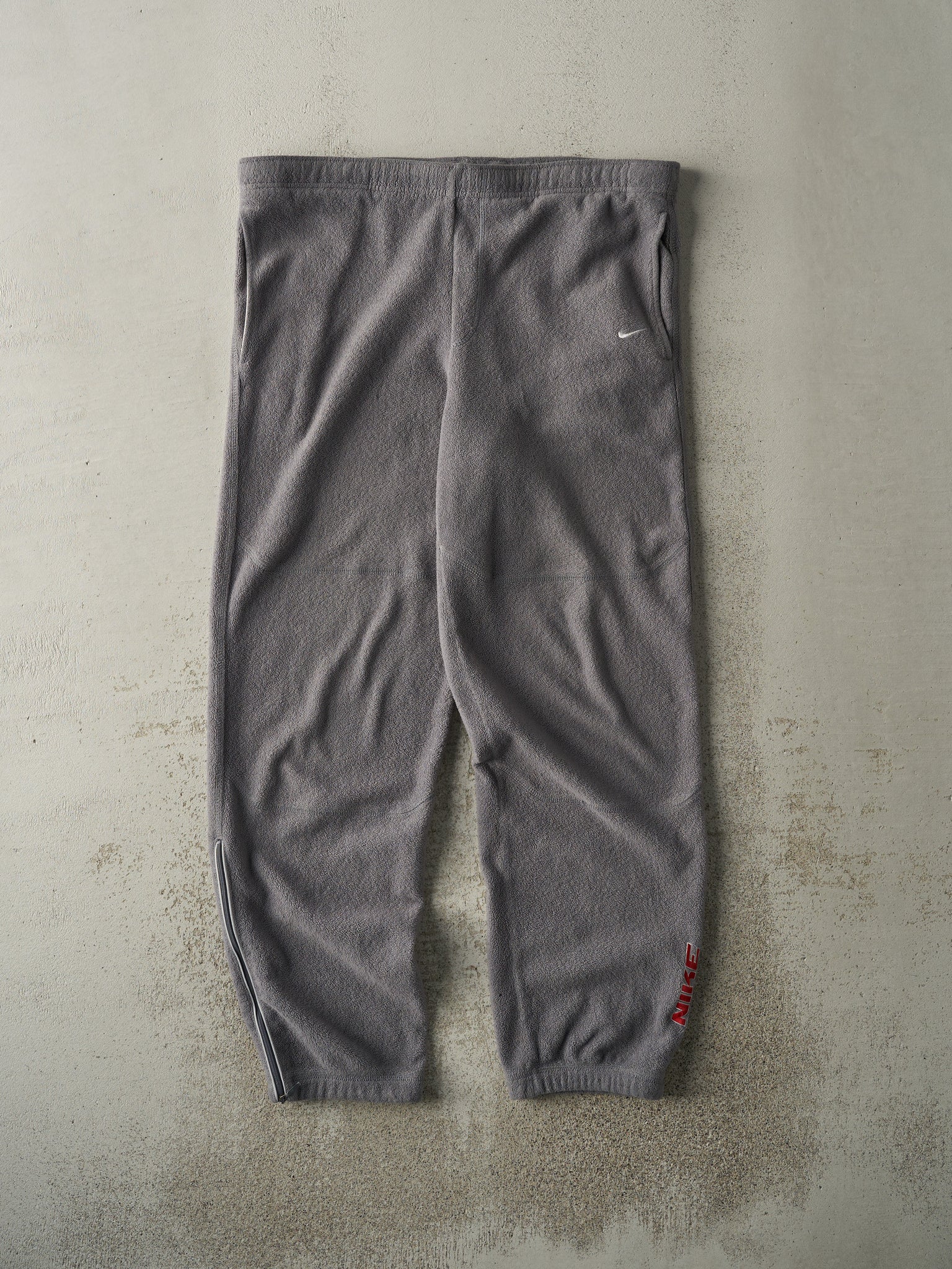 Vintage Y2K Grey Nike Fleece Sweatpants (39x31)