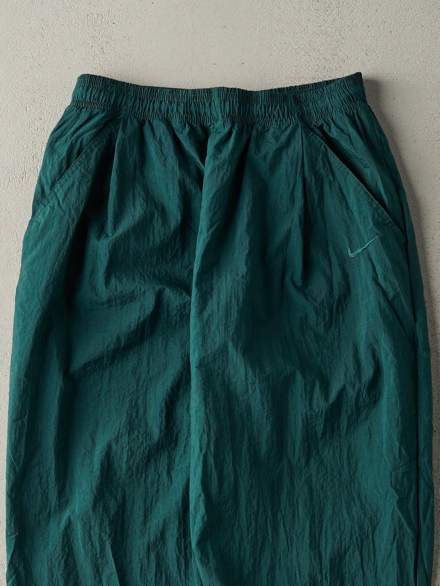 Vintage 90s Green Embroidered Nike Windbreaker Pants (29x32)