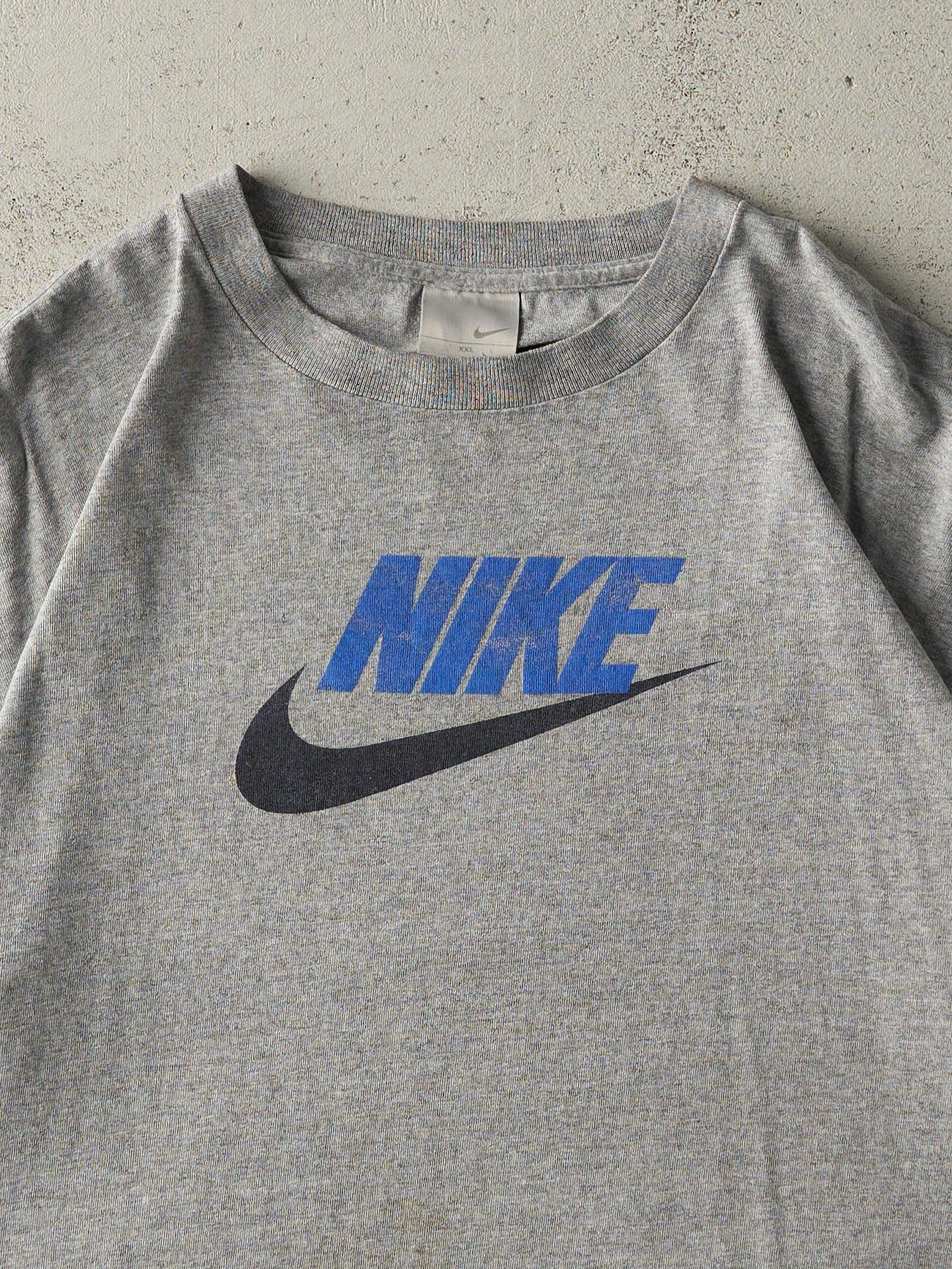 Vintage Y2K Grey Nike Logo Tee (XL/XXL)
