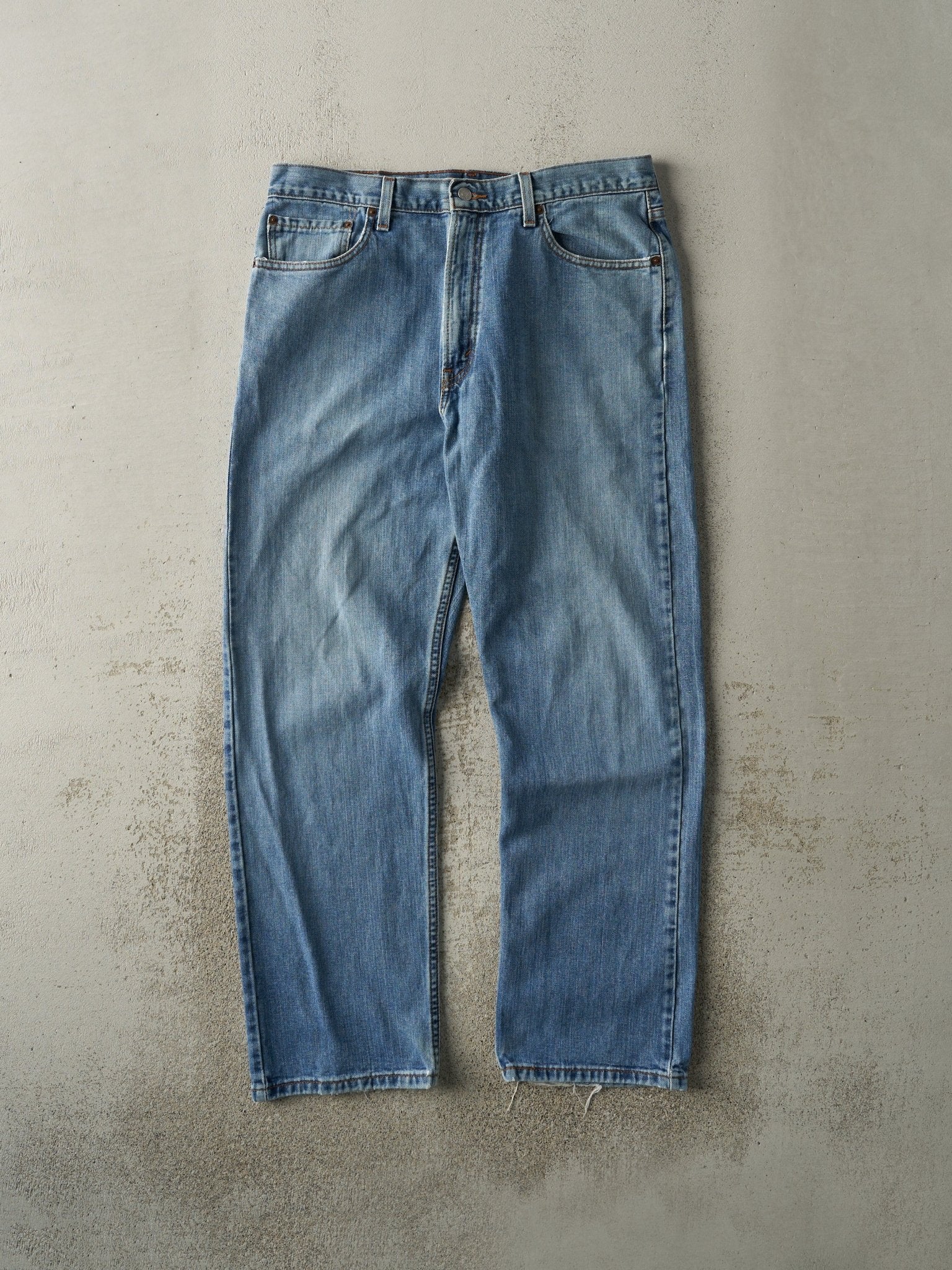 Vintage Y2K Mid Wash Levi's 505 Jeans (34x30)