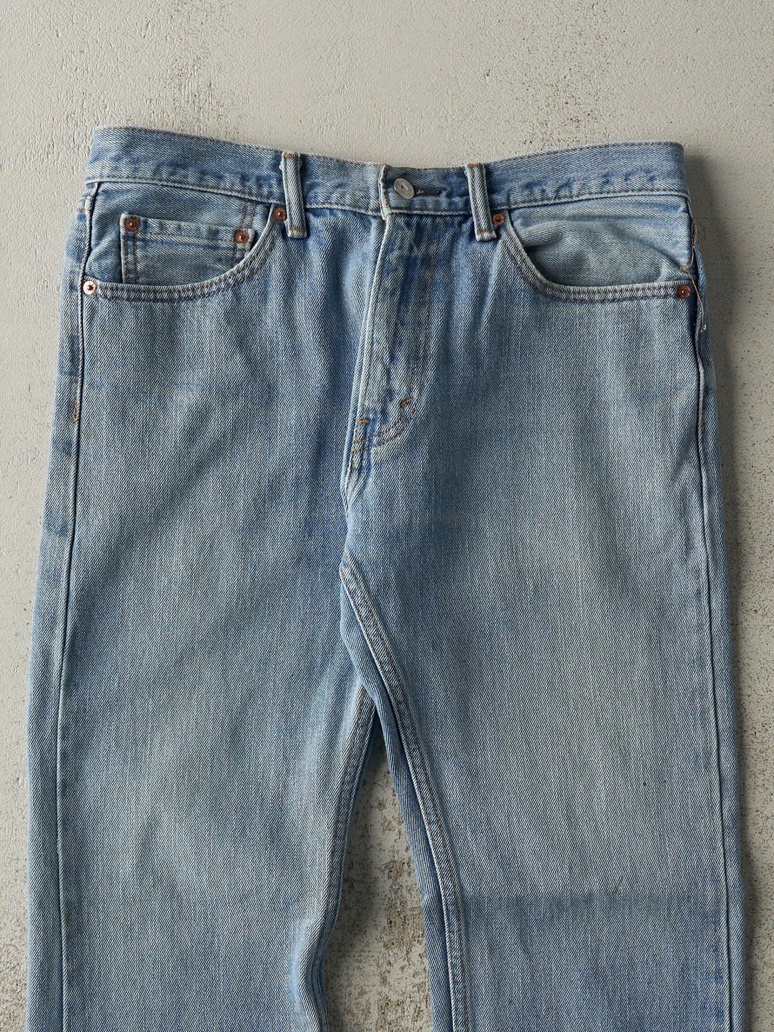 Vintage Y2K Light Wash Levi's 505 Jeans (34x32)