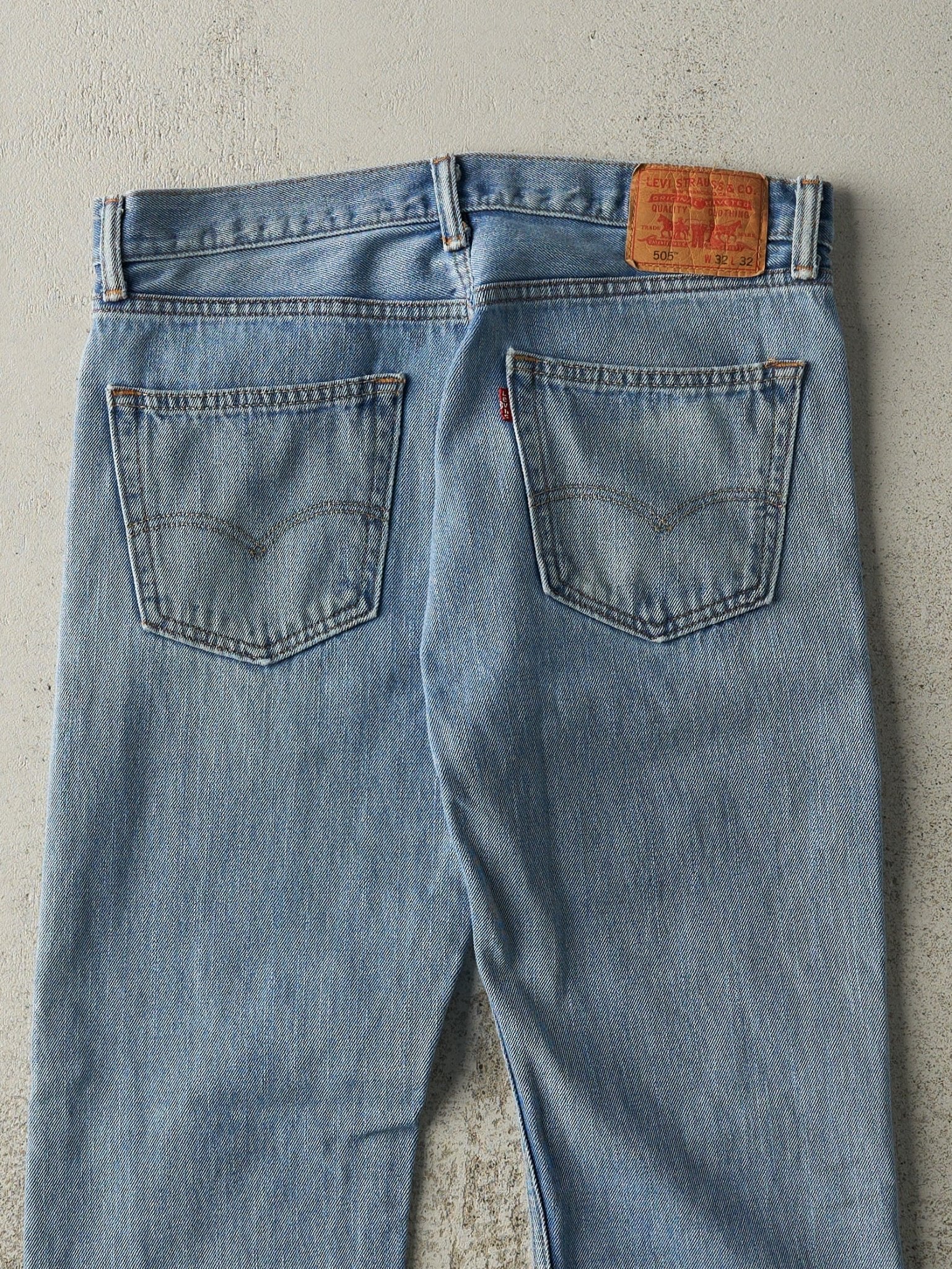 Vintage Y2K Light Wash Levi's 505 Jeans (34x32)
