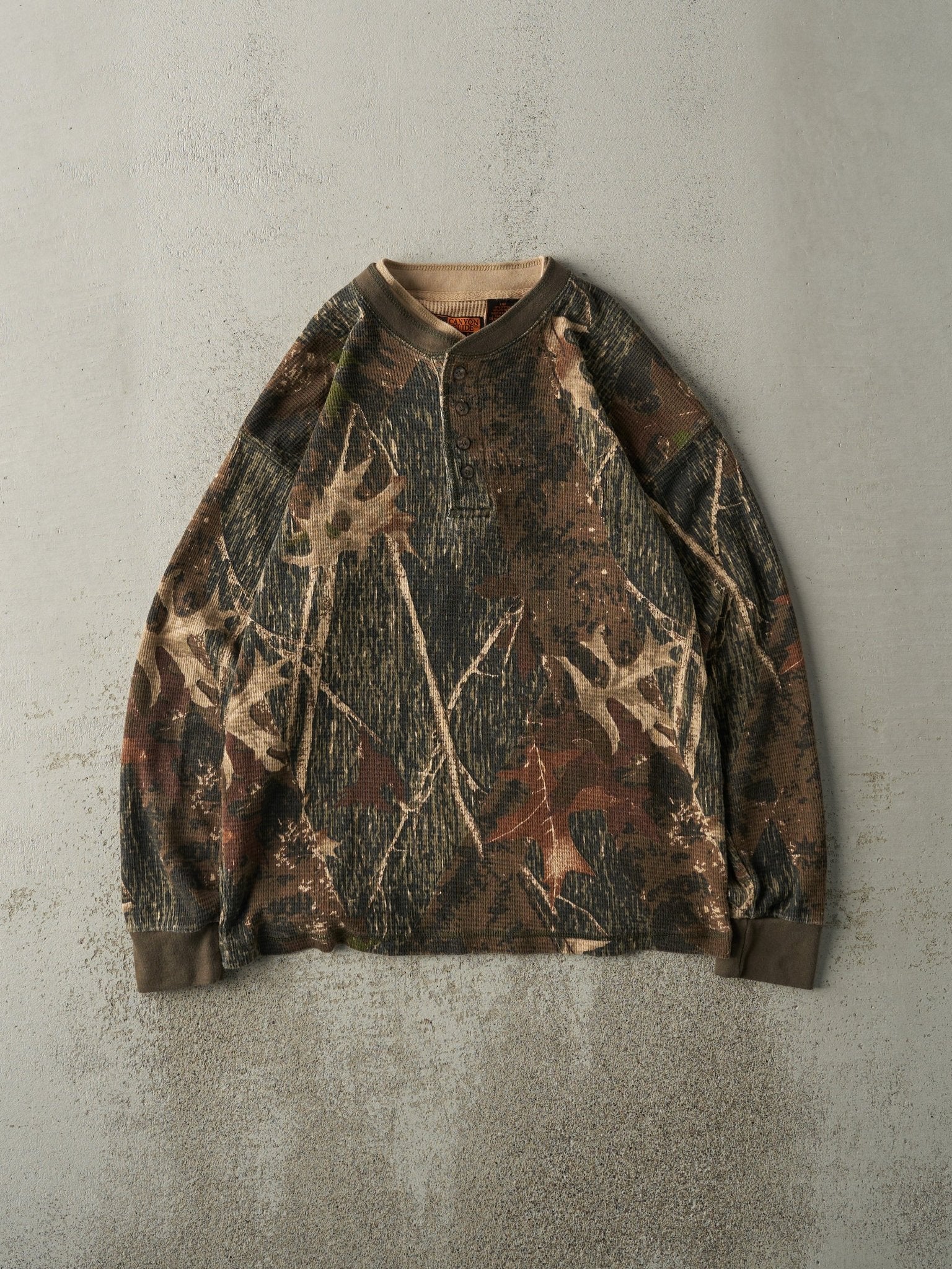 Vintage Y2K Camo Quarter Button Thermal Long Sleeve (M)