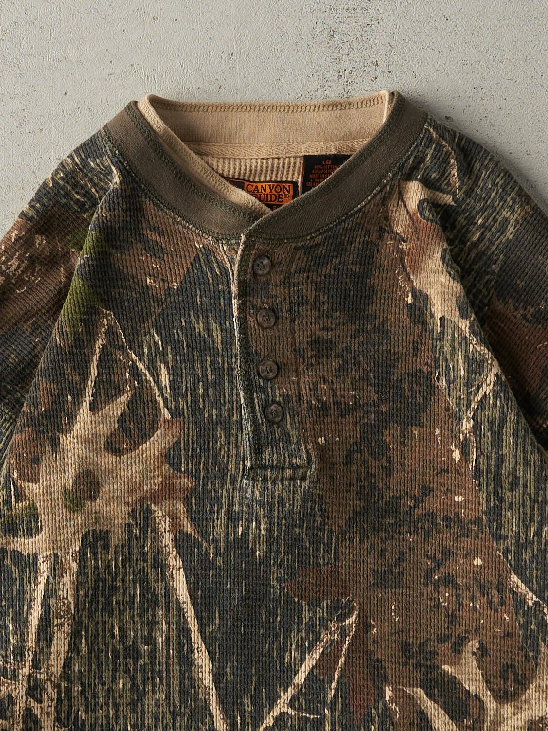 Vintage Y2K Camo Quarter Button Thermal Long Sleeve (M)
