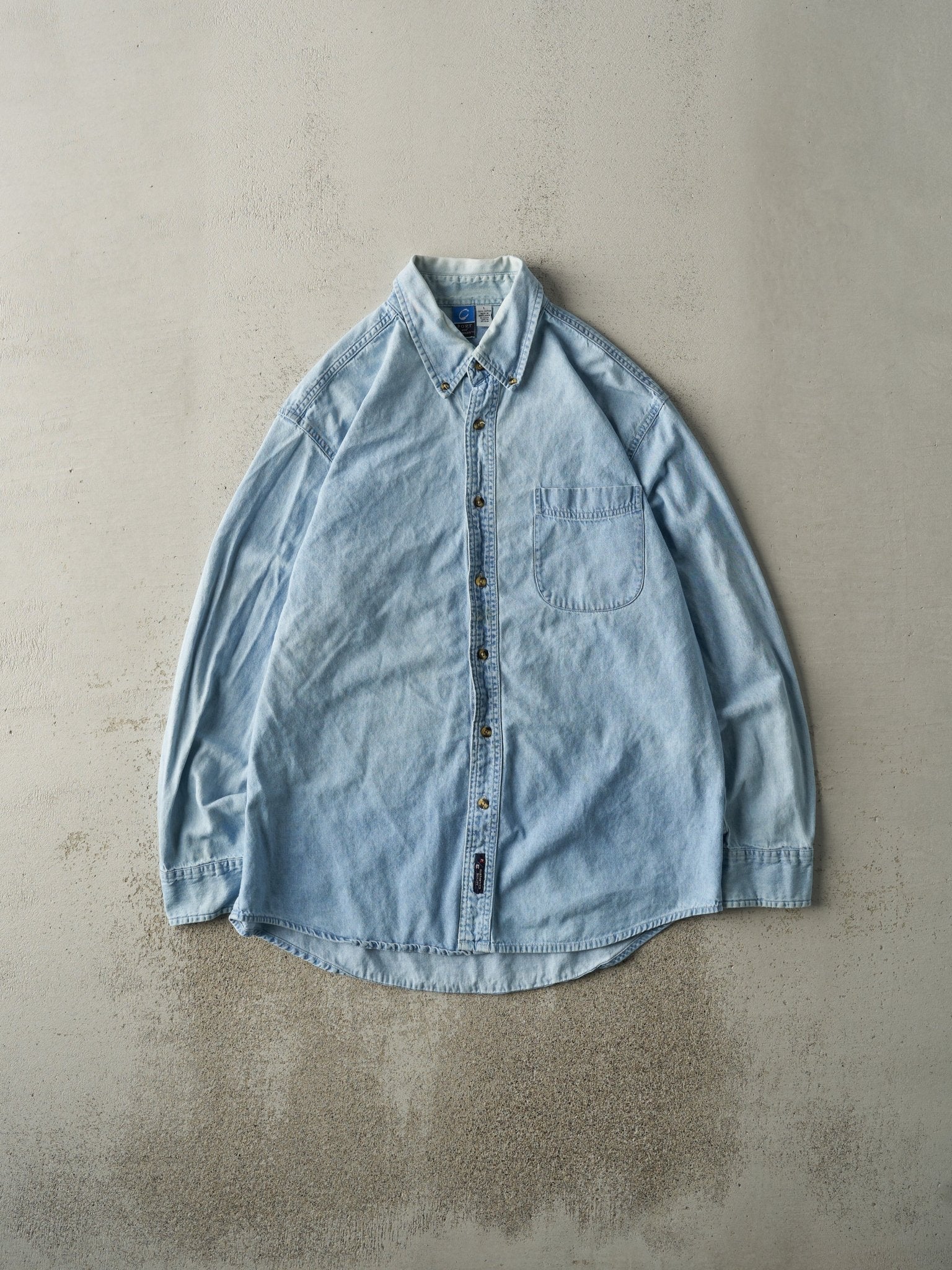 Vintage 90s Light Wash Denim Button Up (L/XL)