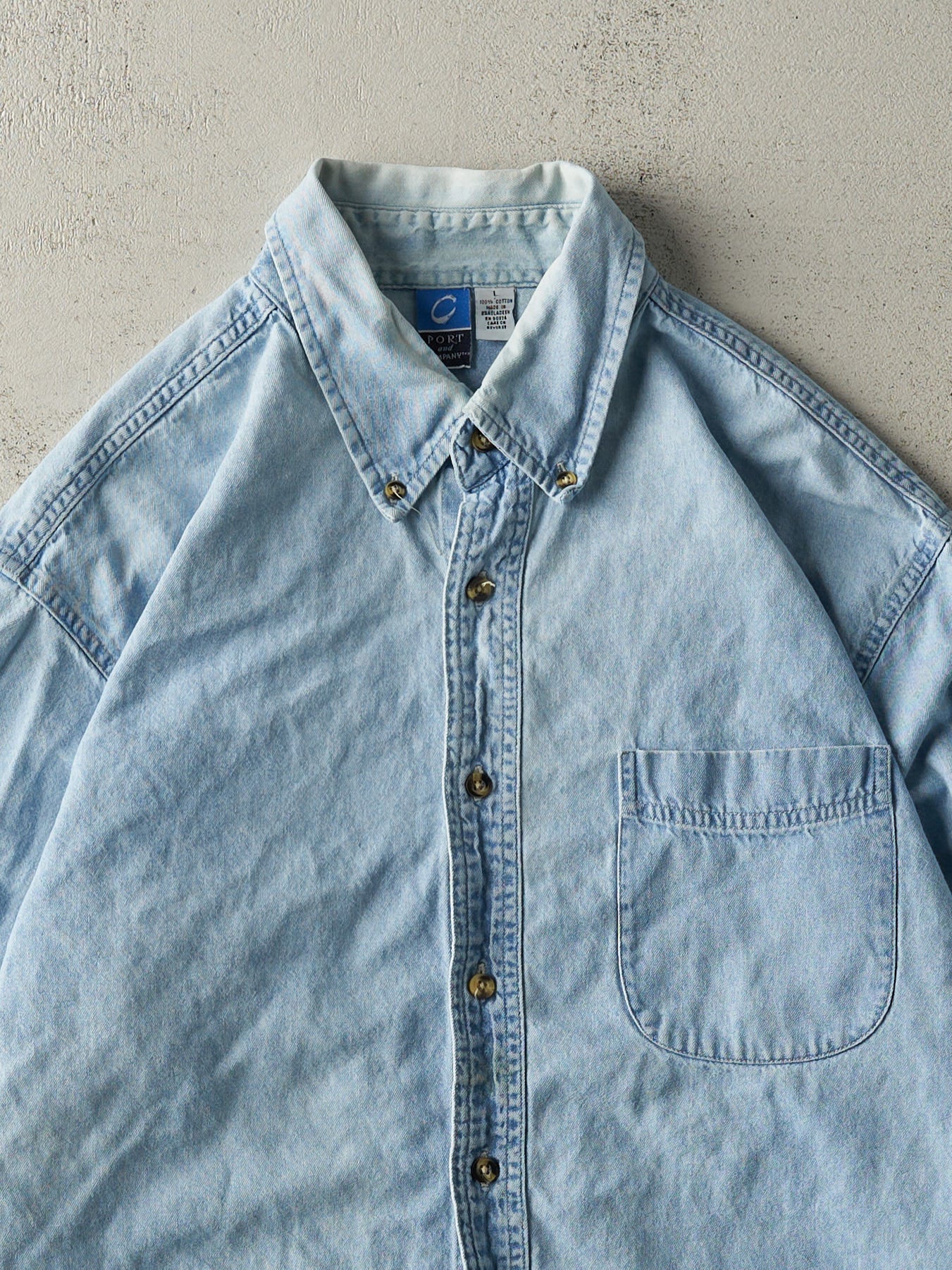Vintage 90s Light Wash Denim Button Up (L/XL)