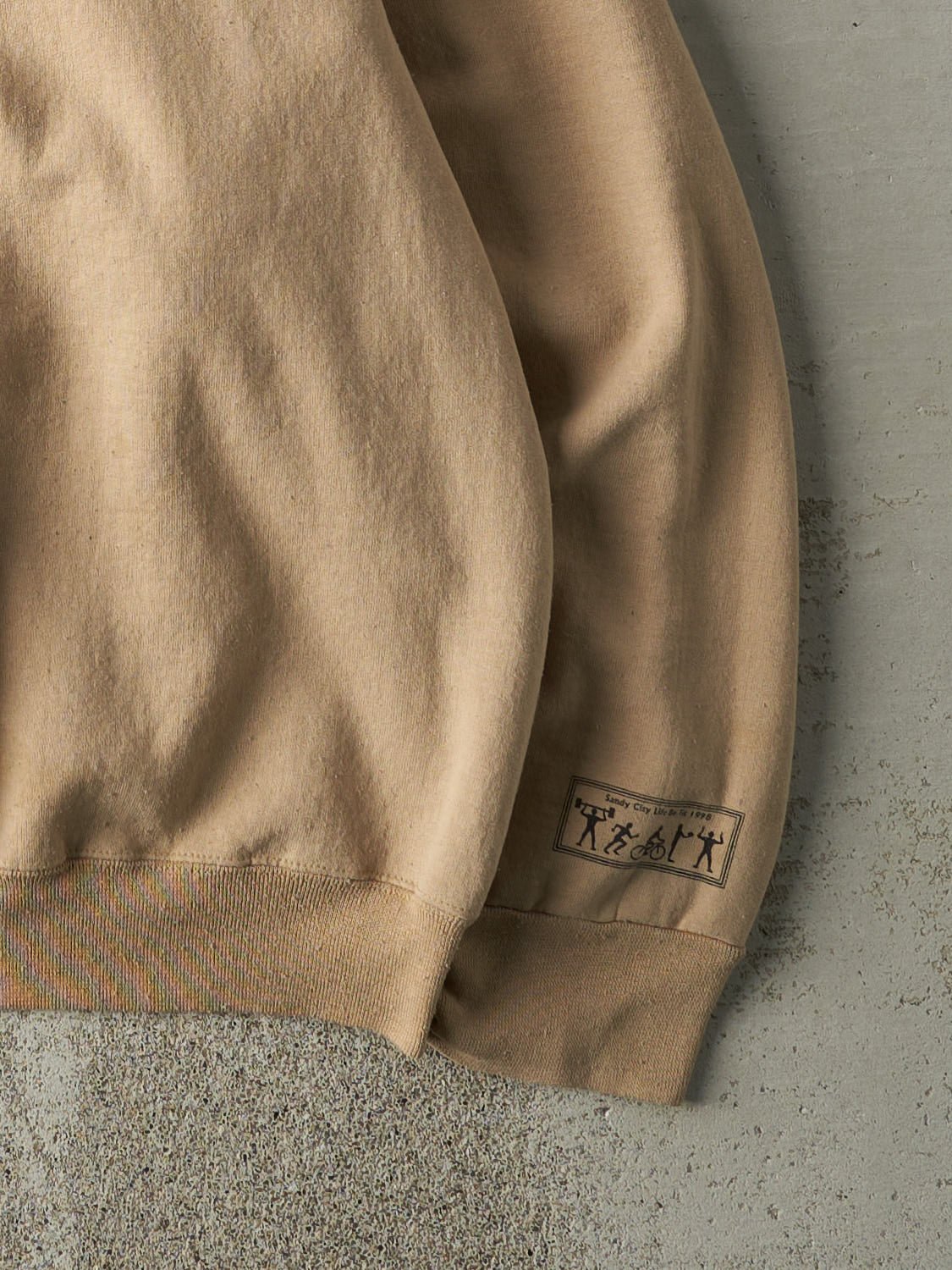 Vintage 98' Beige "Sandy City Life Be Fit" Blank Crewneck (XL/XXL)