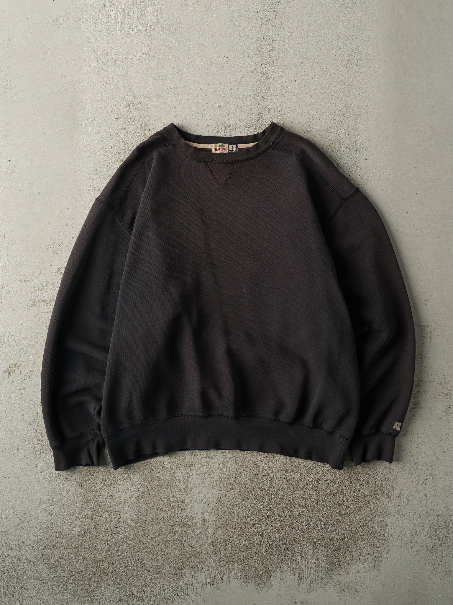 Vintage Y2K Faded Black Russell Athletic Crewneck (L)