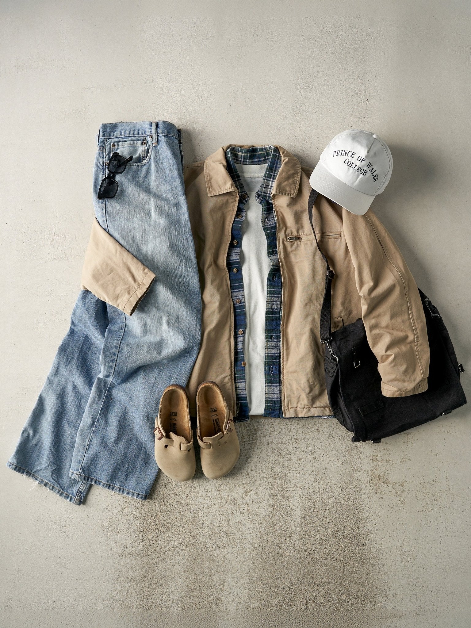 Vintage Y2K Light Wash Levi's 569 Jeans (36x32)