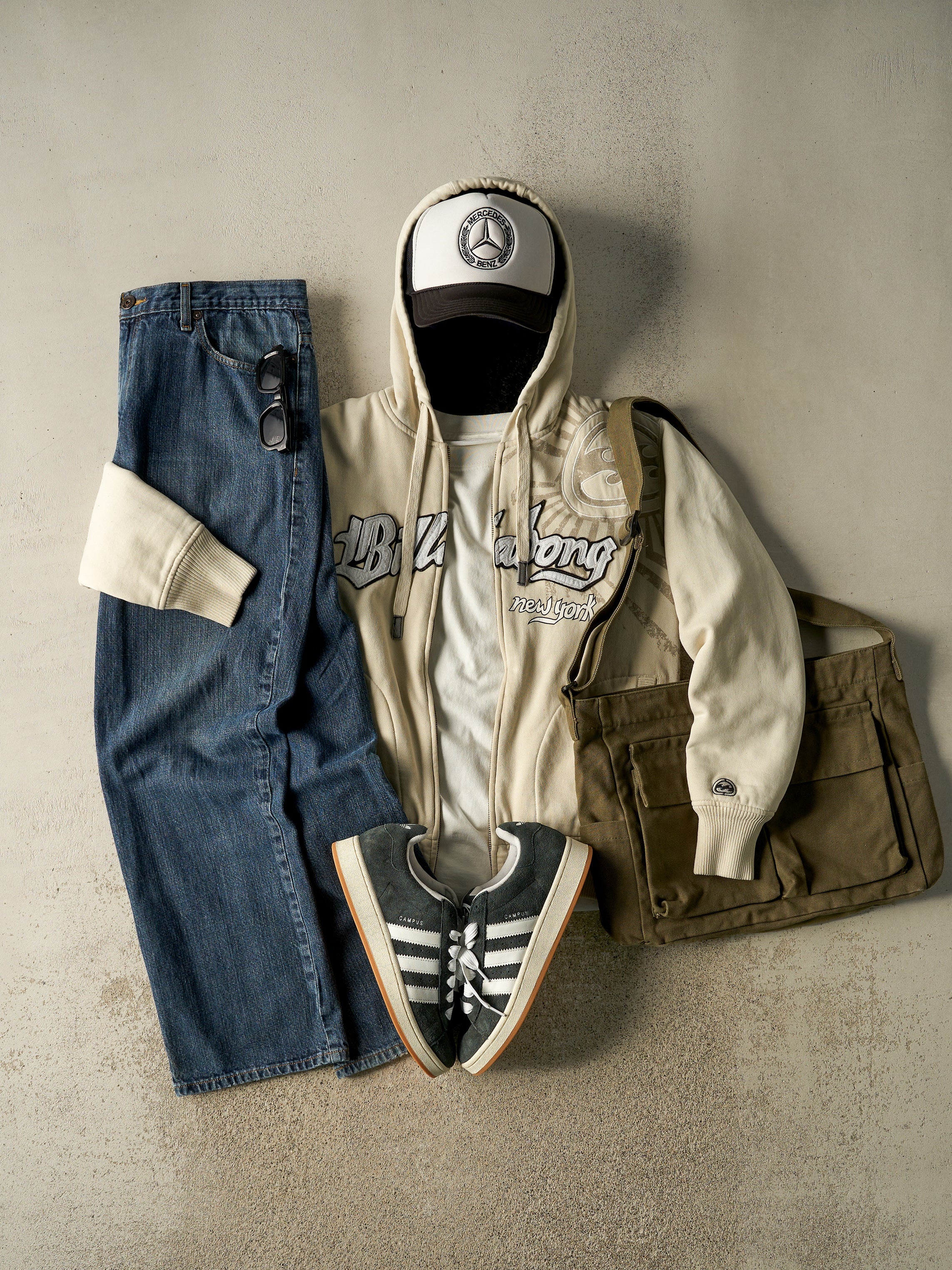 Vintage Y2K Dark Wash GH Bass Jeans (35x30.5)
