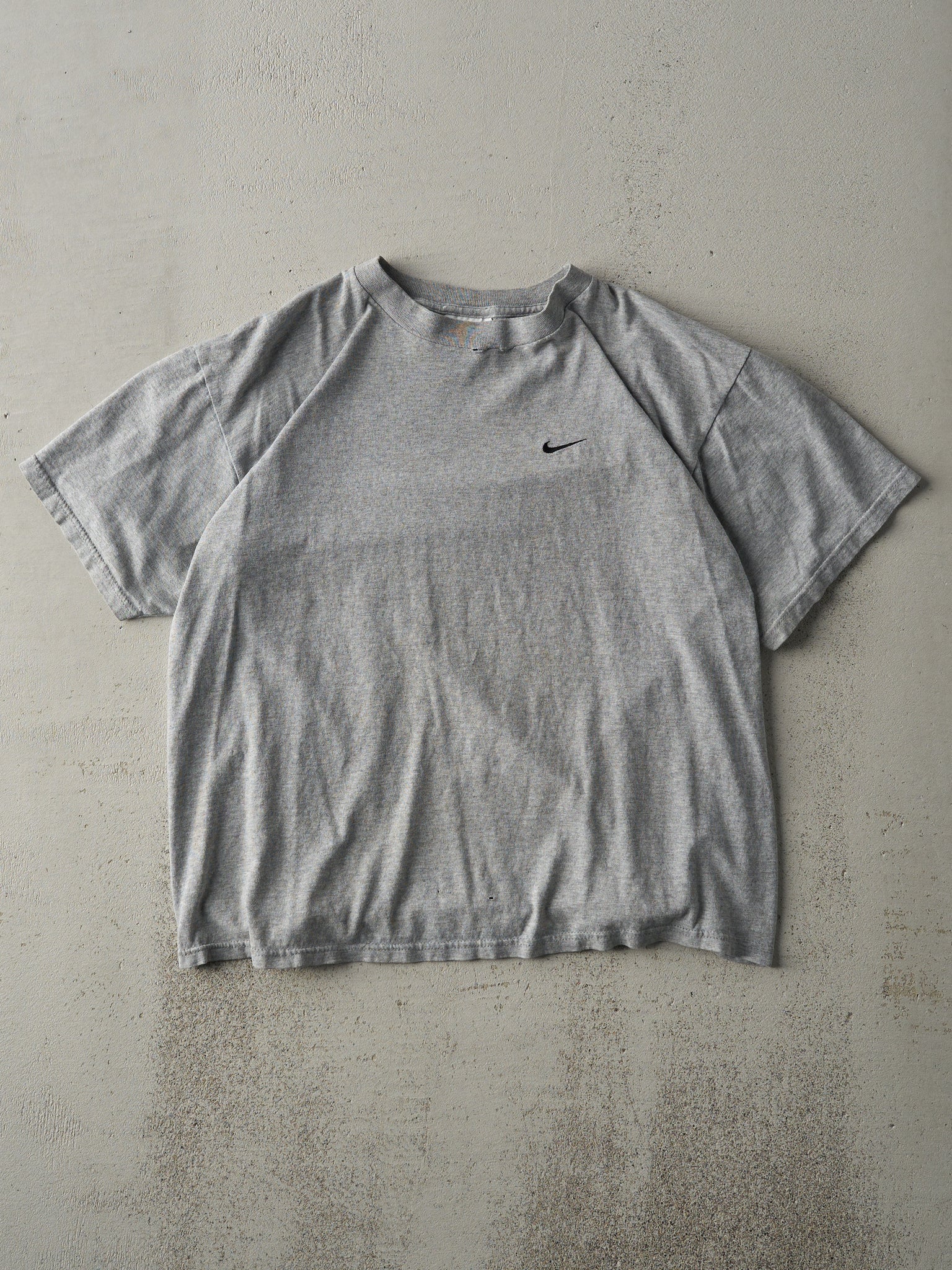 Vintage 90s Grey Embroidered Nike Swoosh Boxy Tee (M)