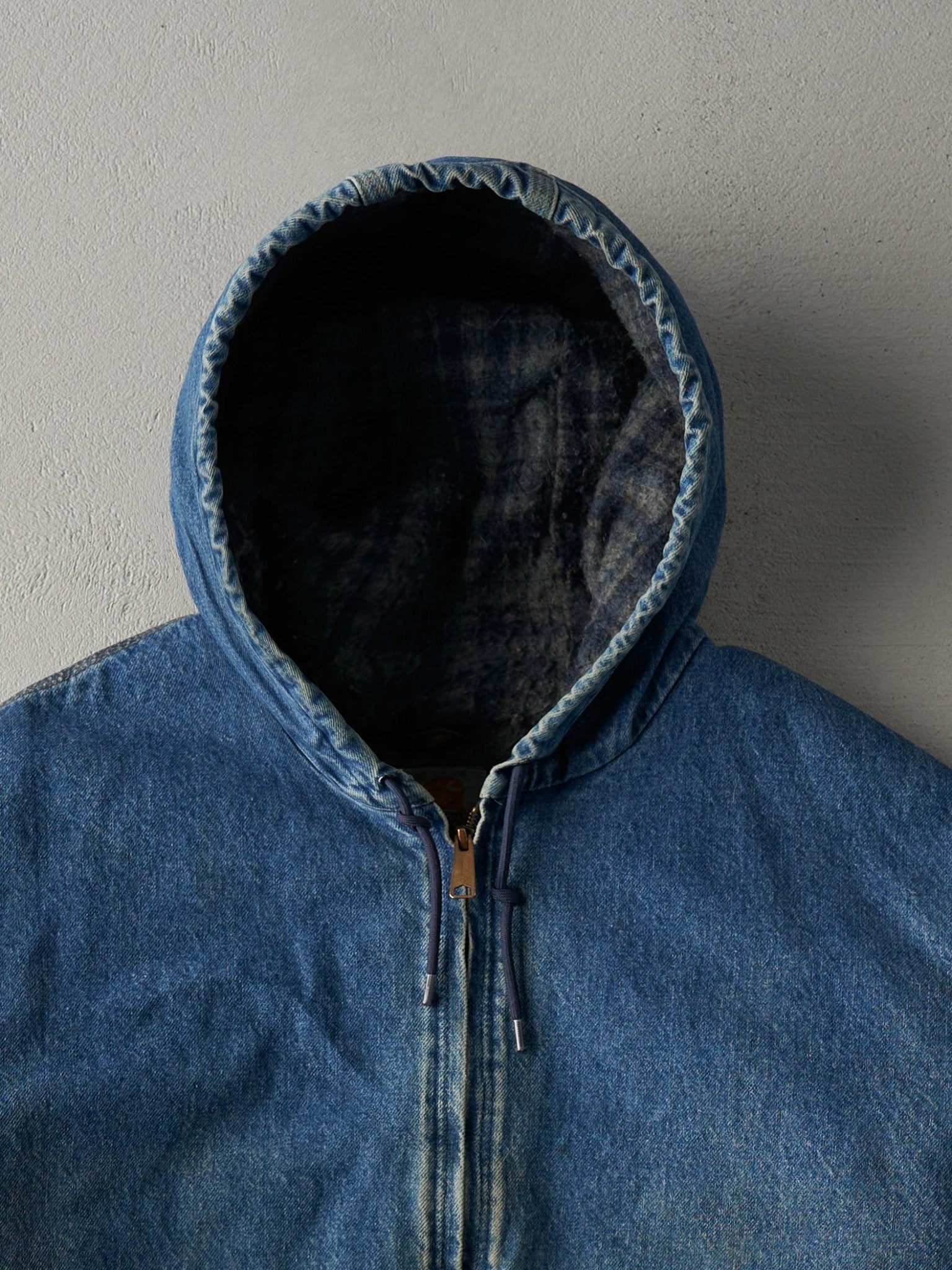 Vintage 90s Mid Wash Carhartt Hooded Blanket Lined Denim Workwear Jacket (L/XL)