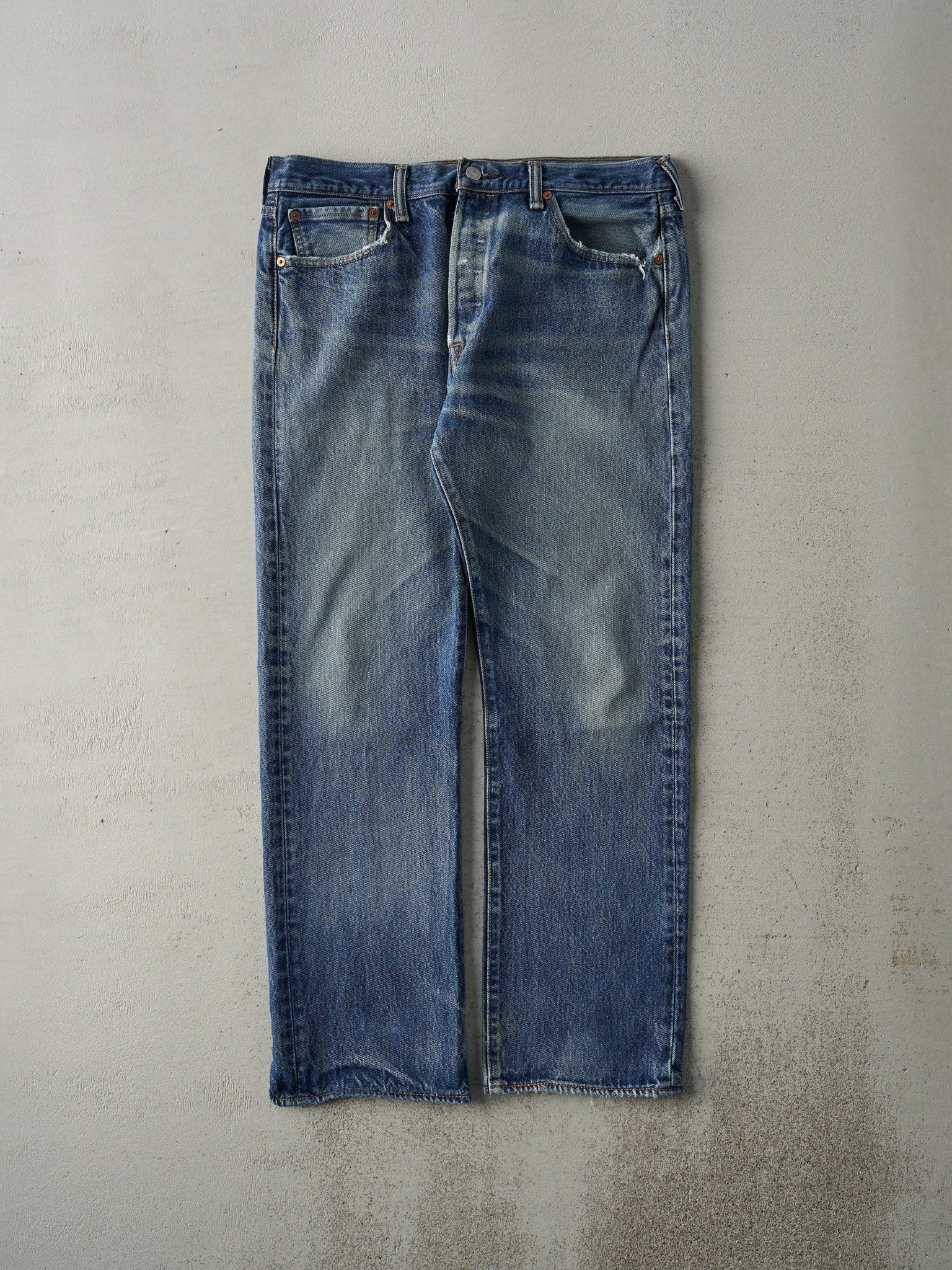 Vintage Y2K Mid Wash Levi's 501 Jeans (34x28.5)