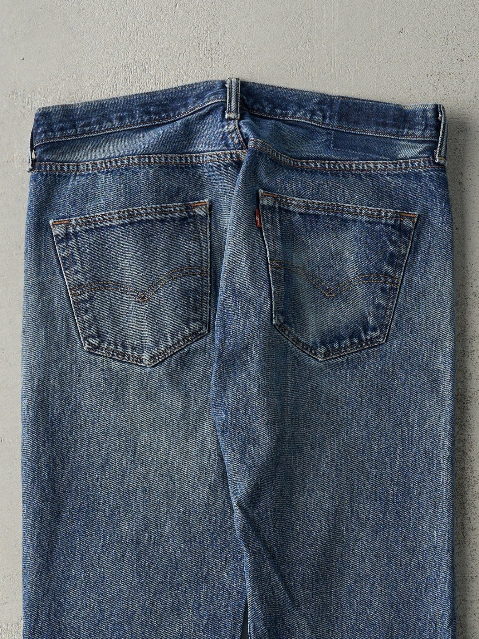 Vintage Y2K Mid Wash Levi's 501 Jeans (34x28.5)