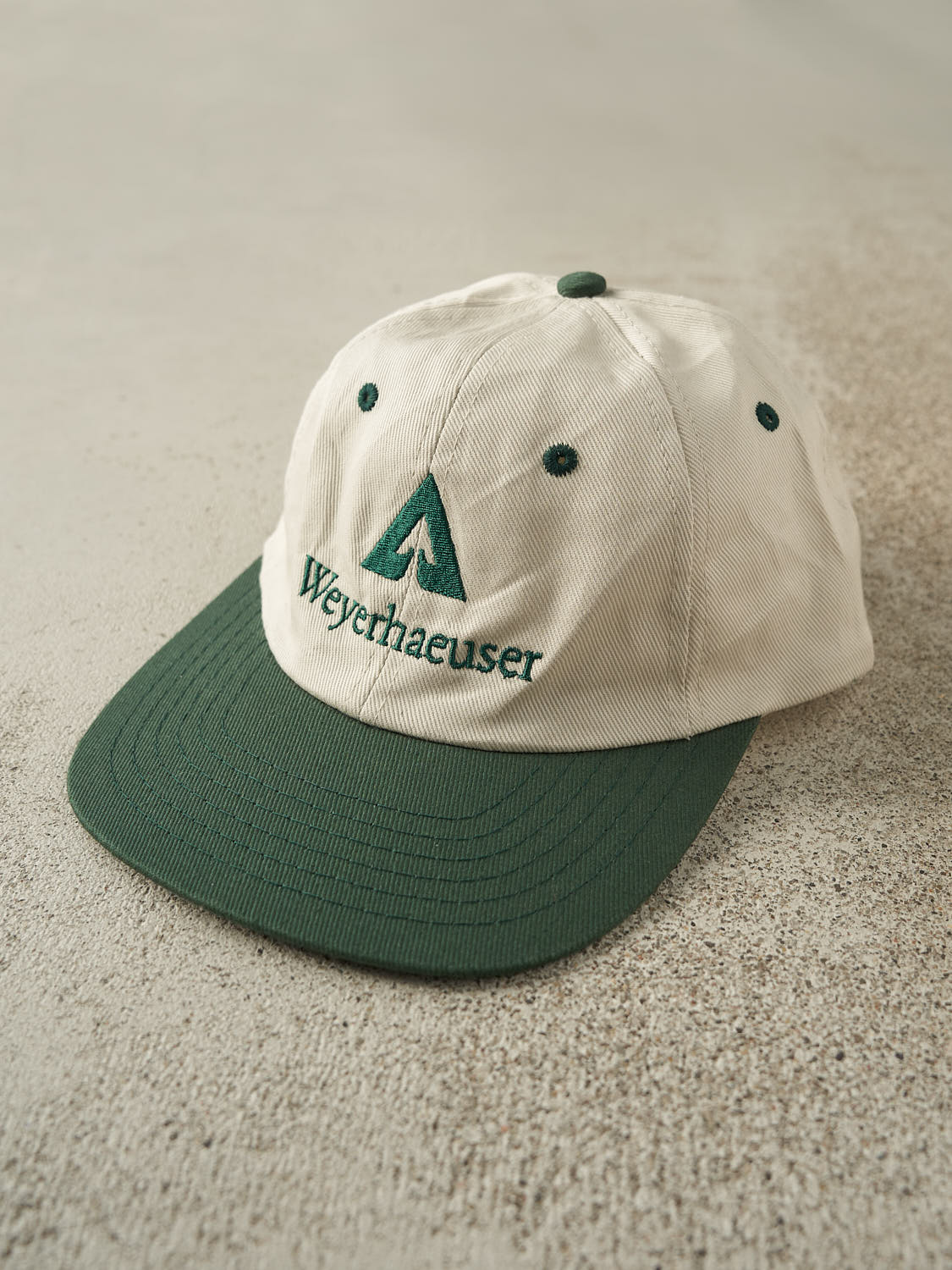 Vintage 90s Beige & Green Embroidered Strapback (O/S)
