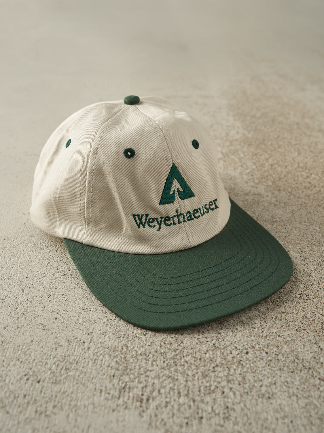Vintage 90s Beige & Green Embroidered Strapback (O/S)
