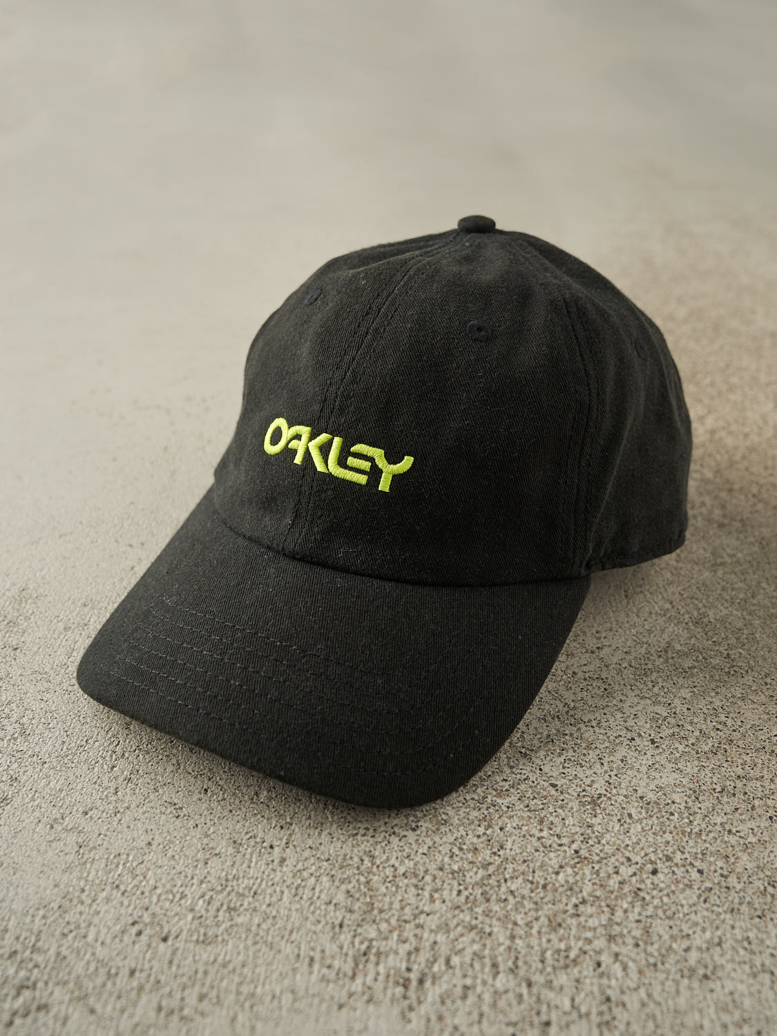 Vintage Y2K Black Oakley Embroidered Strapback (O/S)