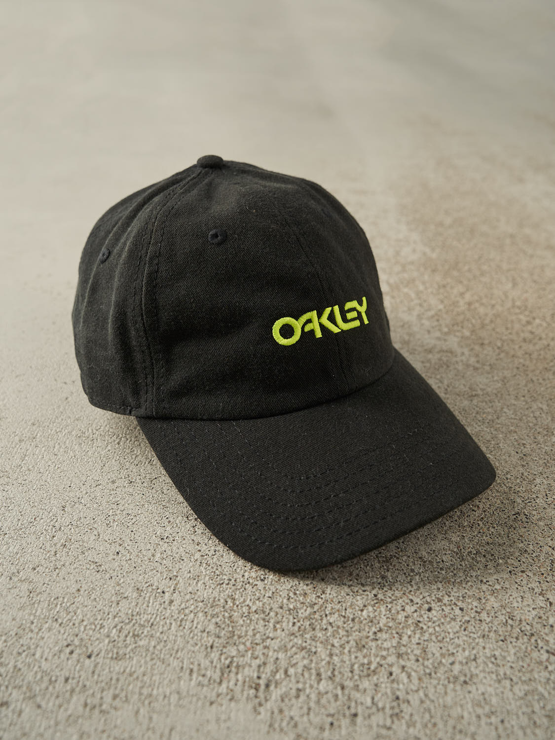 Vintage Y2K Black Oakley Embroidered Strapback (O/S)