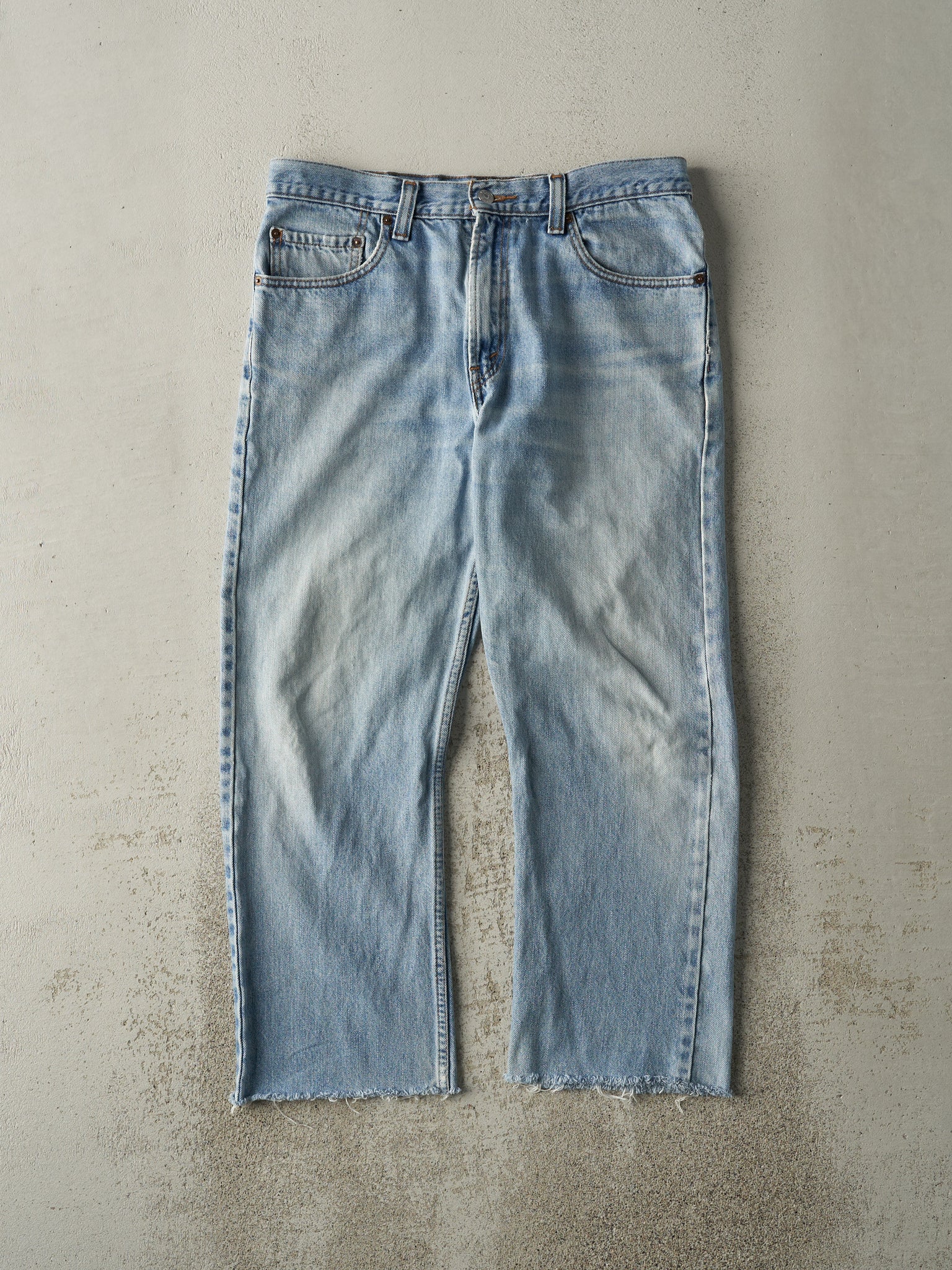 Vintage Y2K Light Wash Levi's 505 Jeans (33x26)